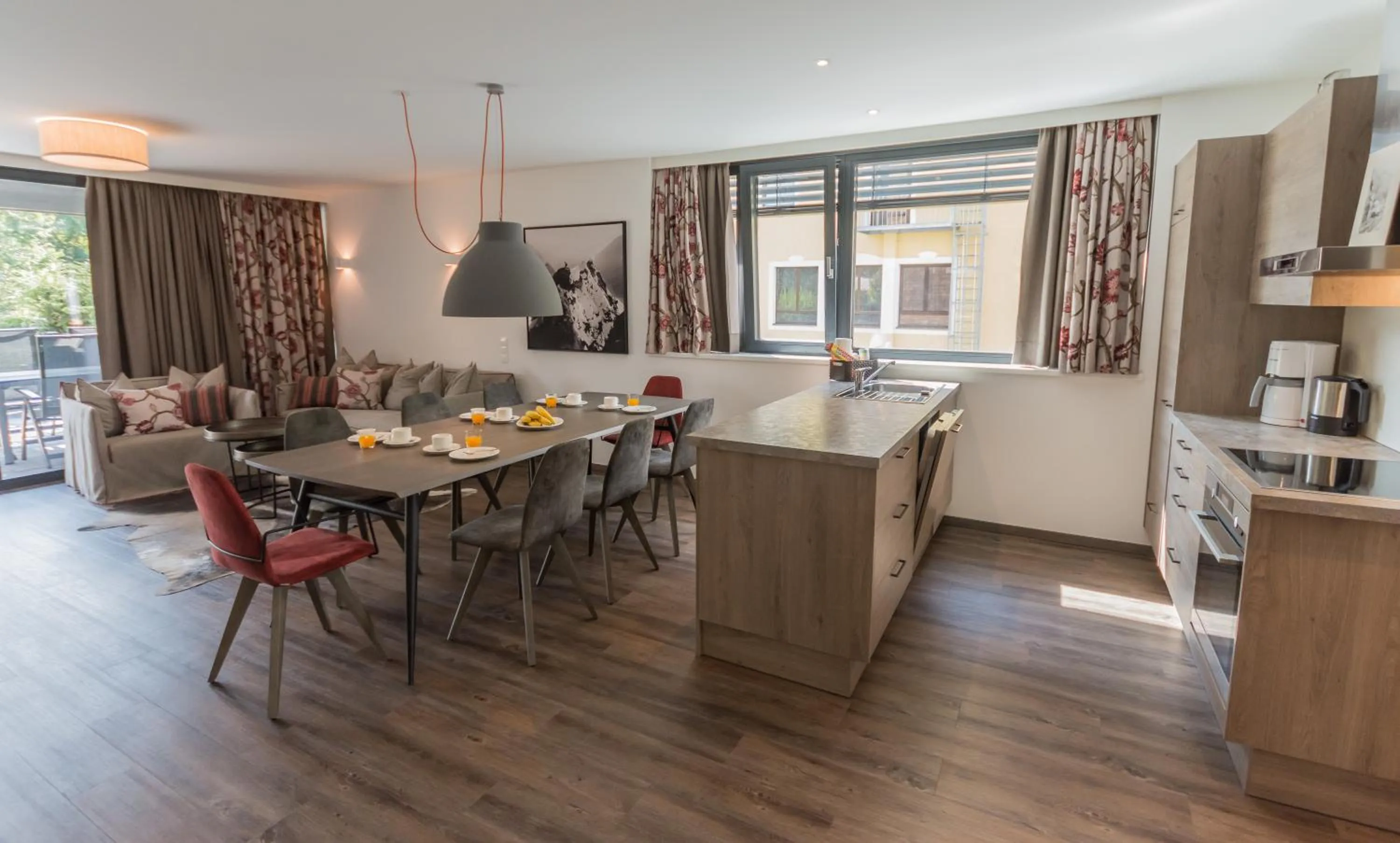 Kitchen or kitchenette, Dining Area in Schönblick Residence - Absolut Alpine Apartments