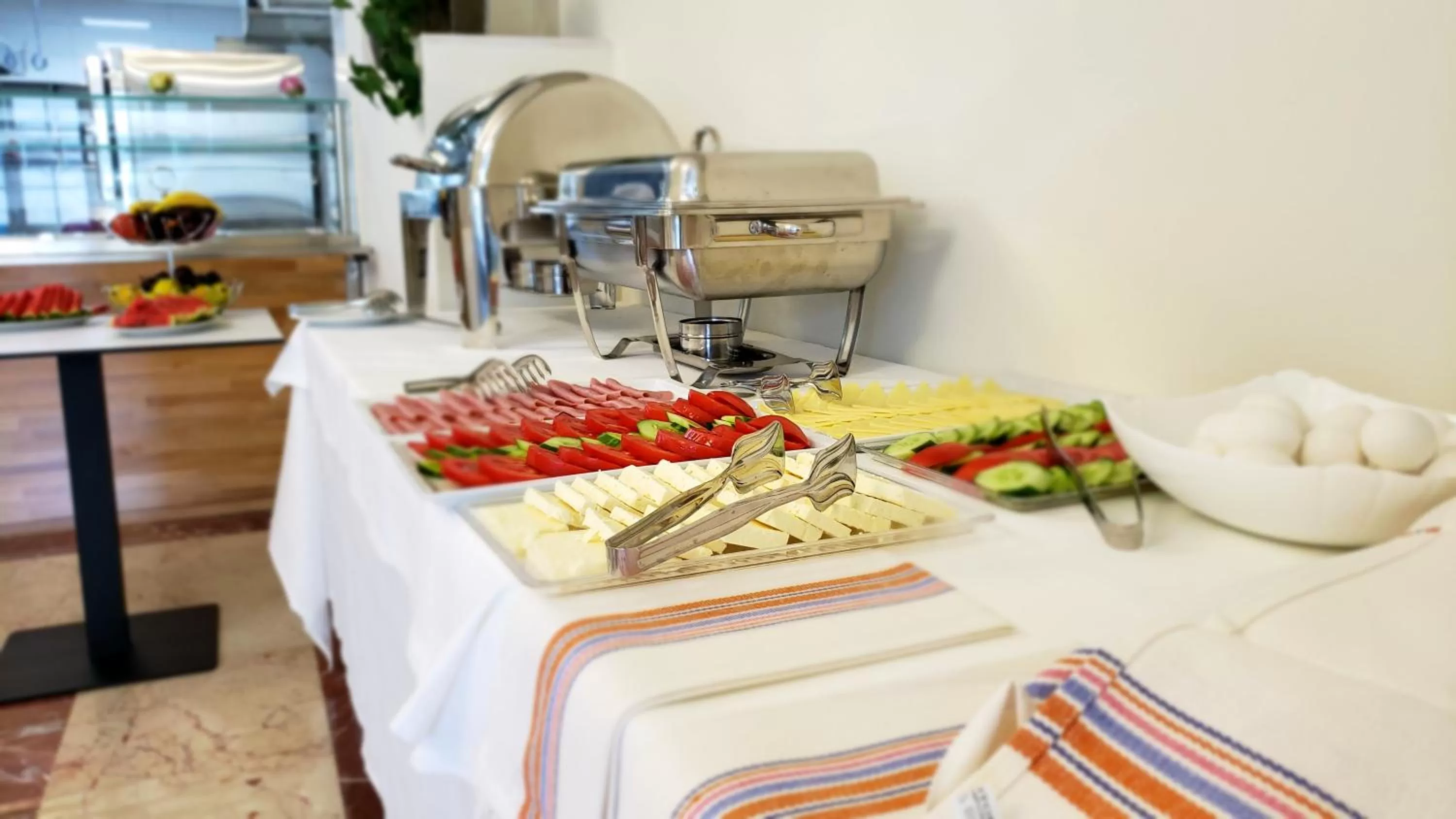 Buffet breakfast, Food in Mervin Hotel