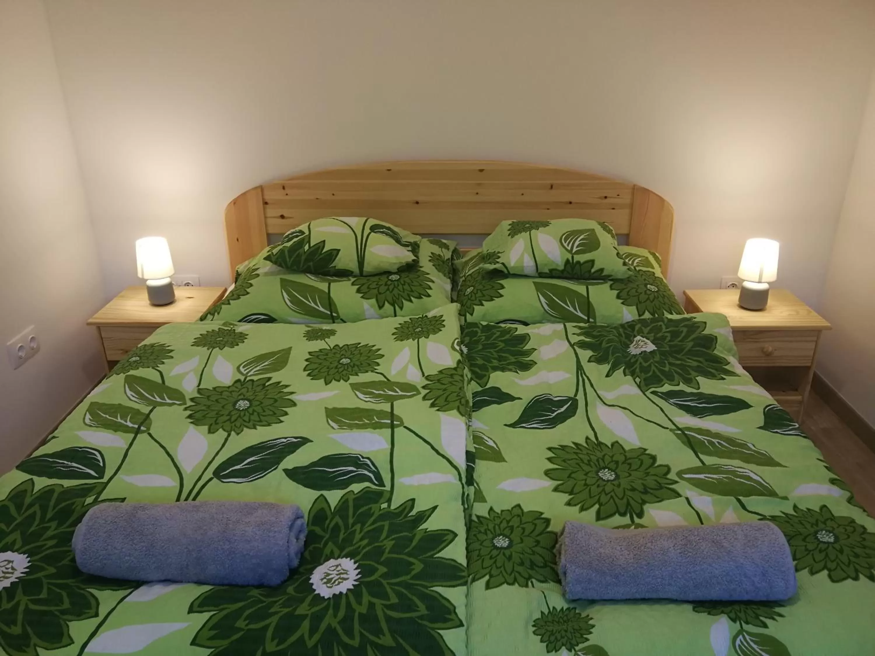 Bed in Lila Akác Vendégház Esztergom