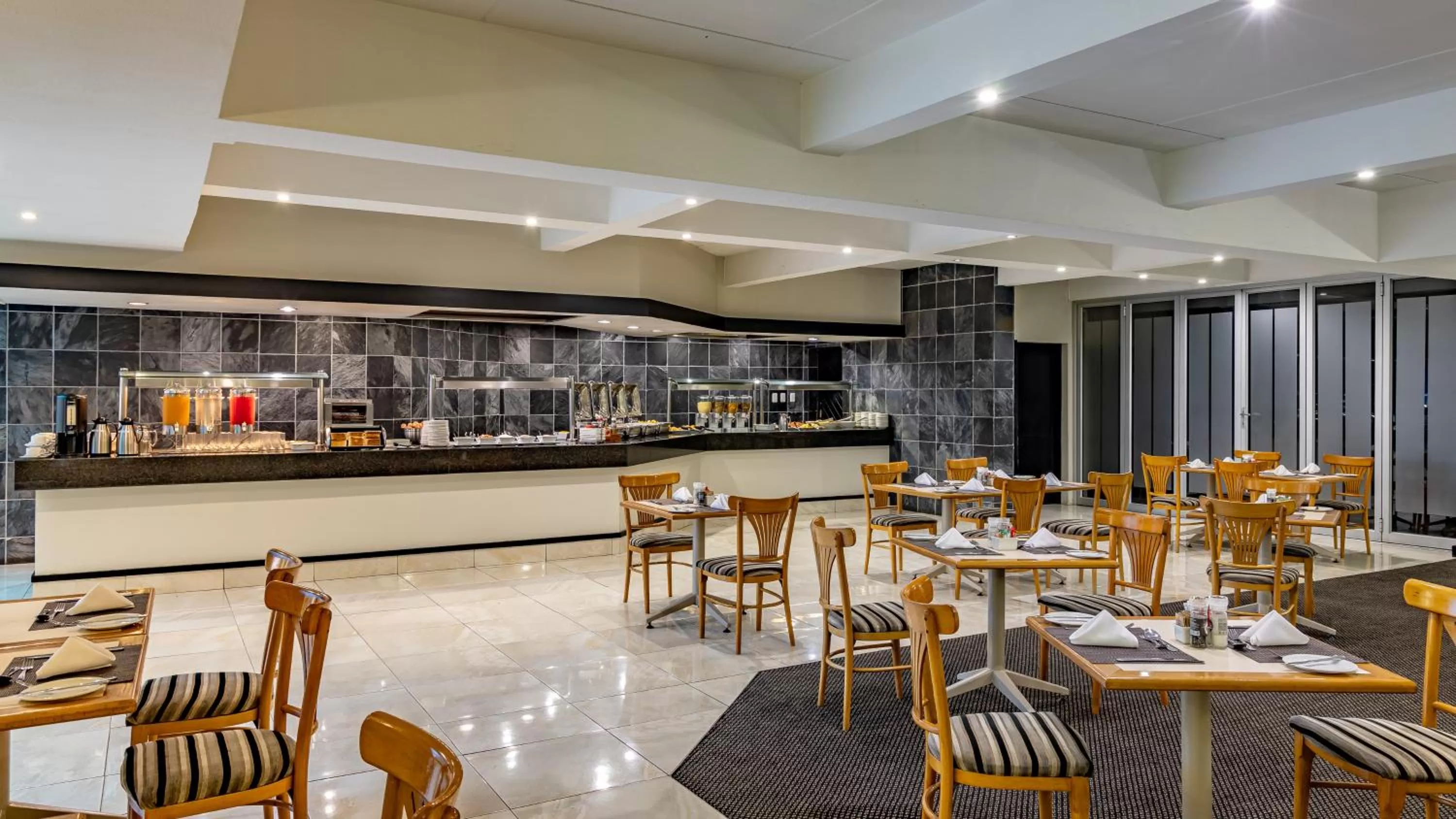 Restaurant/places to eat in African Sky Newcastle Inn