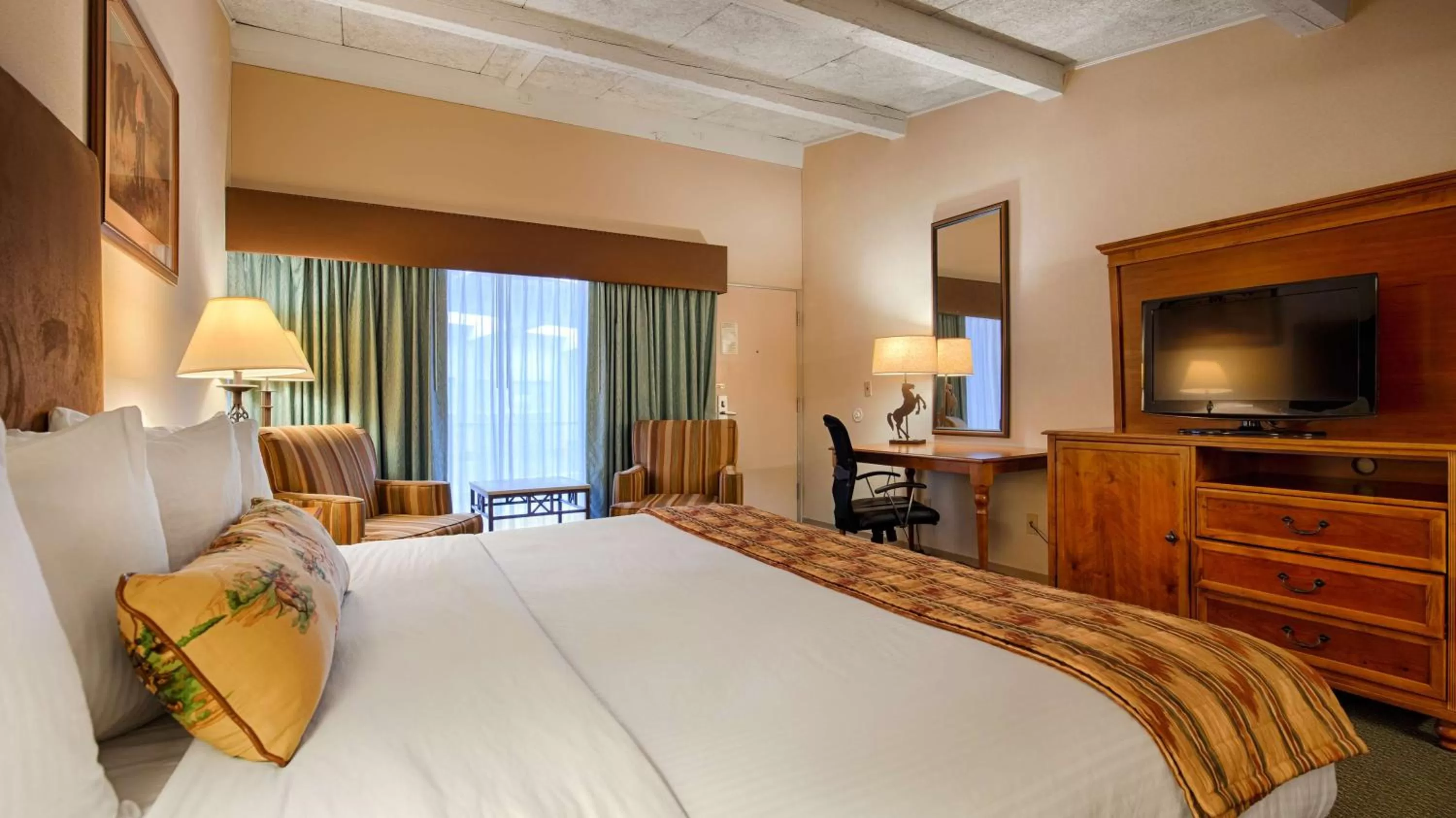 King Room - Non-Smoking in Best Western Outlaw Inn