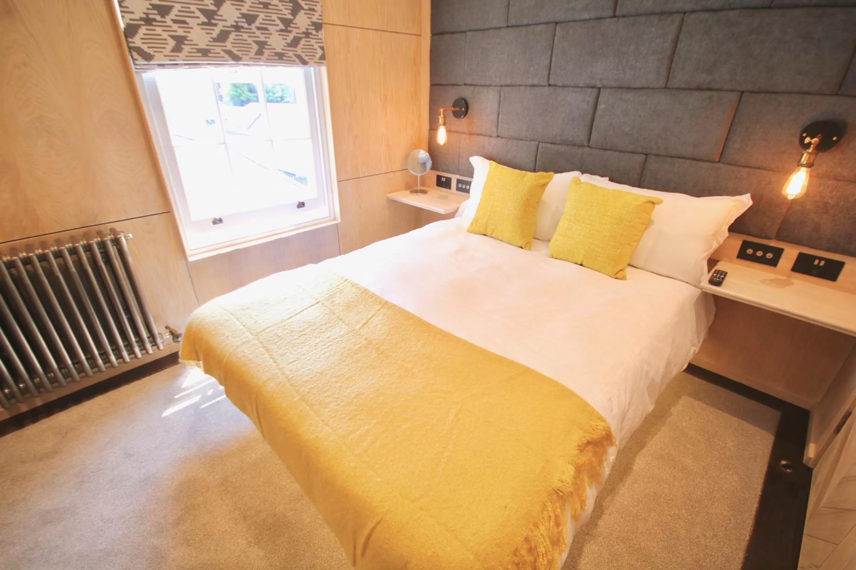 Bedroom, Bed in Becketts Townhouse