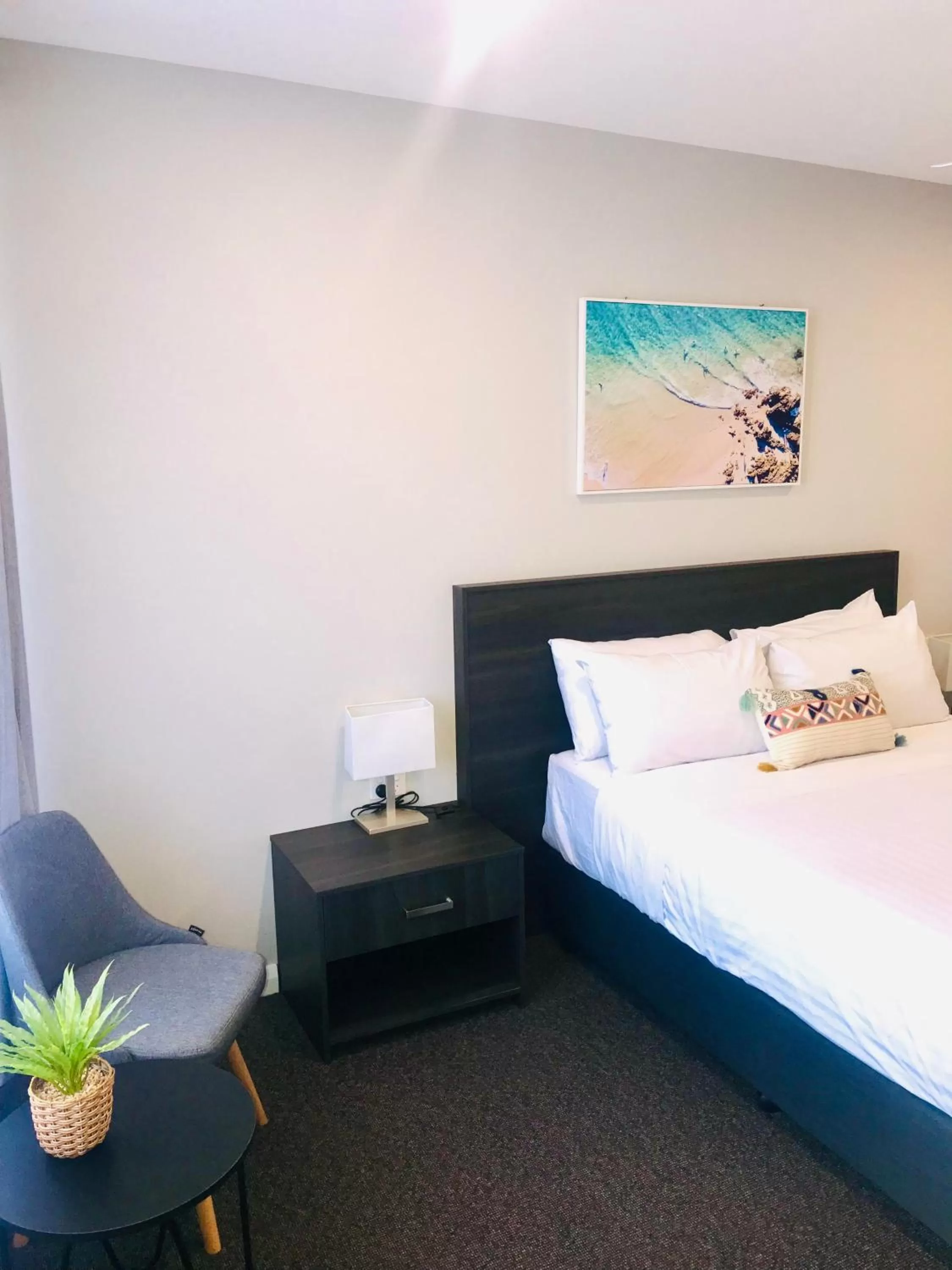 Hive Hotel, Moruya