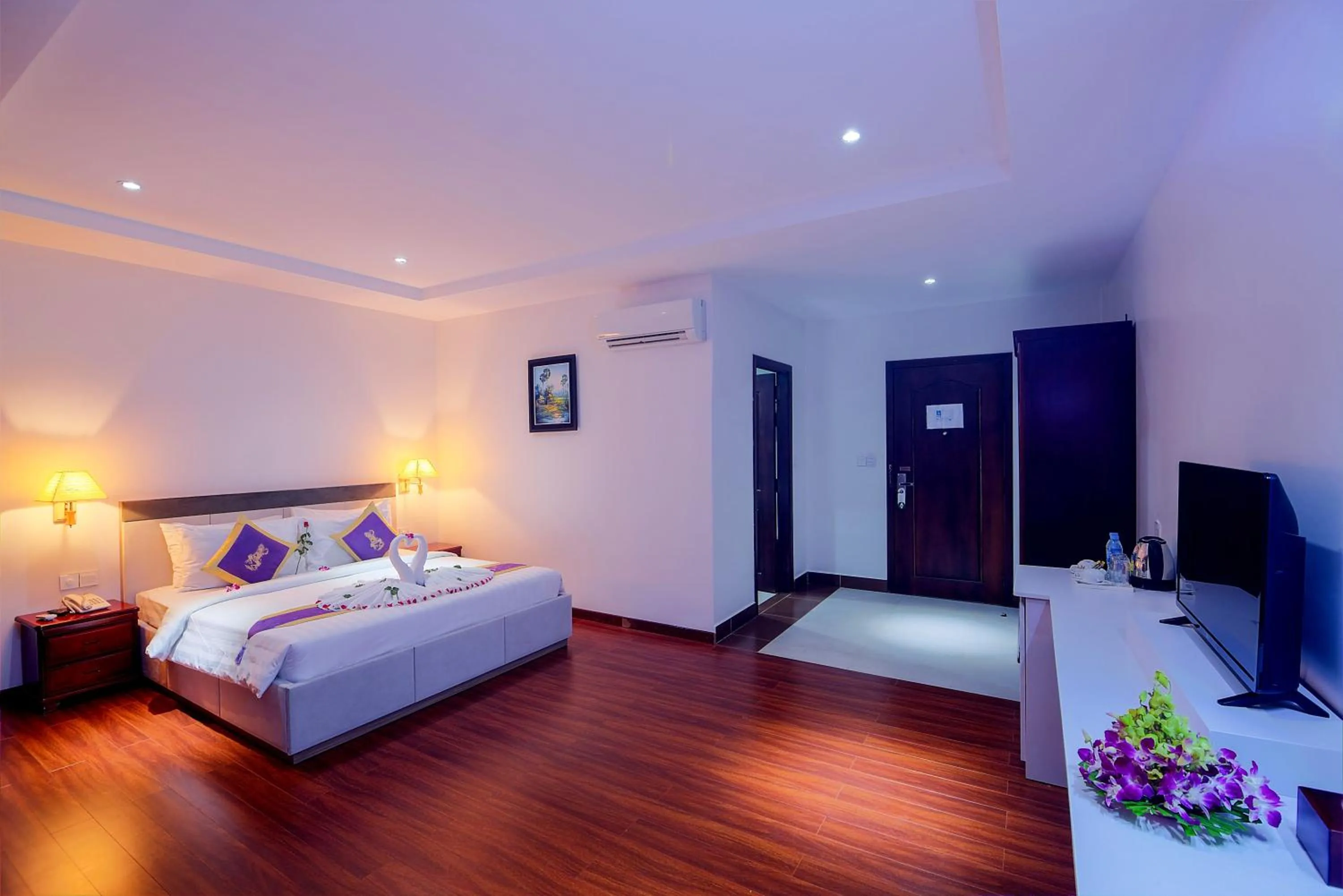 Photo of the whole room, Bed in Starry Angkor Hotel