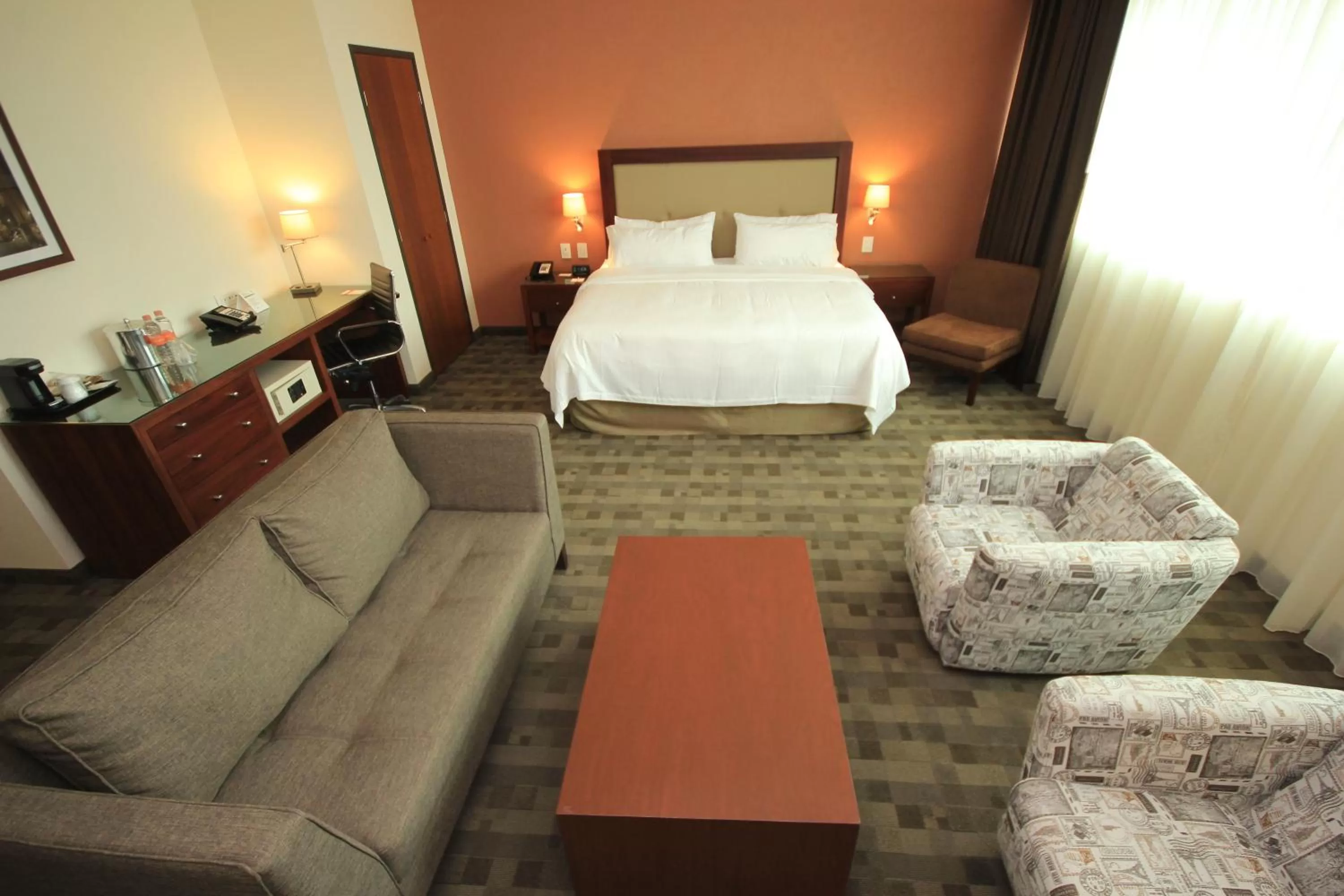 Bedroom, Bed in Holiday Inn & Suites Plaza Mayor by IHG