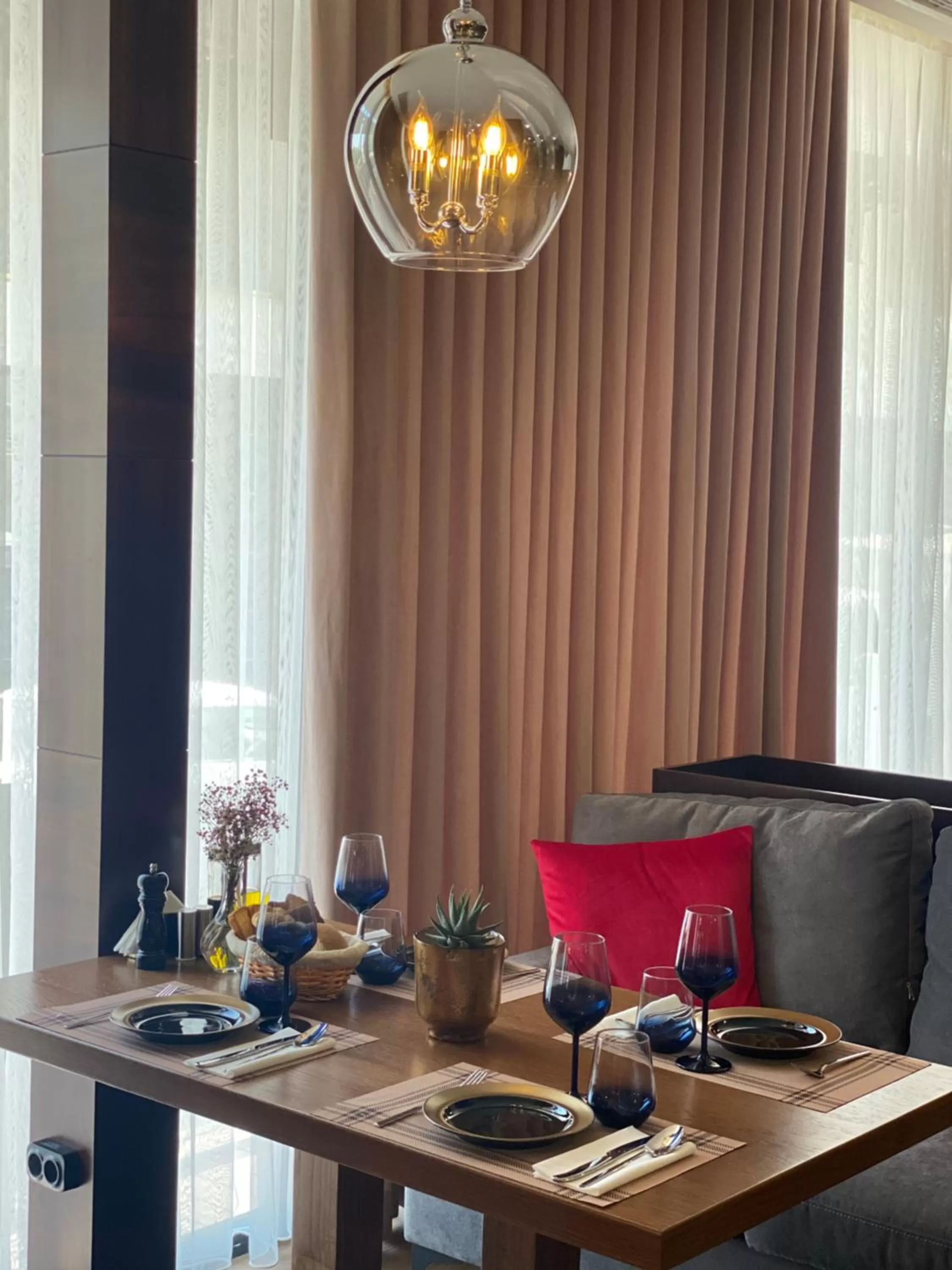 Restaurant/places to eat in ATECA Hotel Suites Tashkent