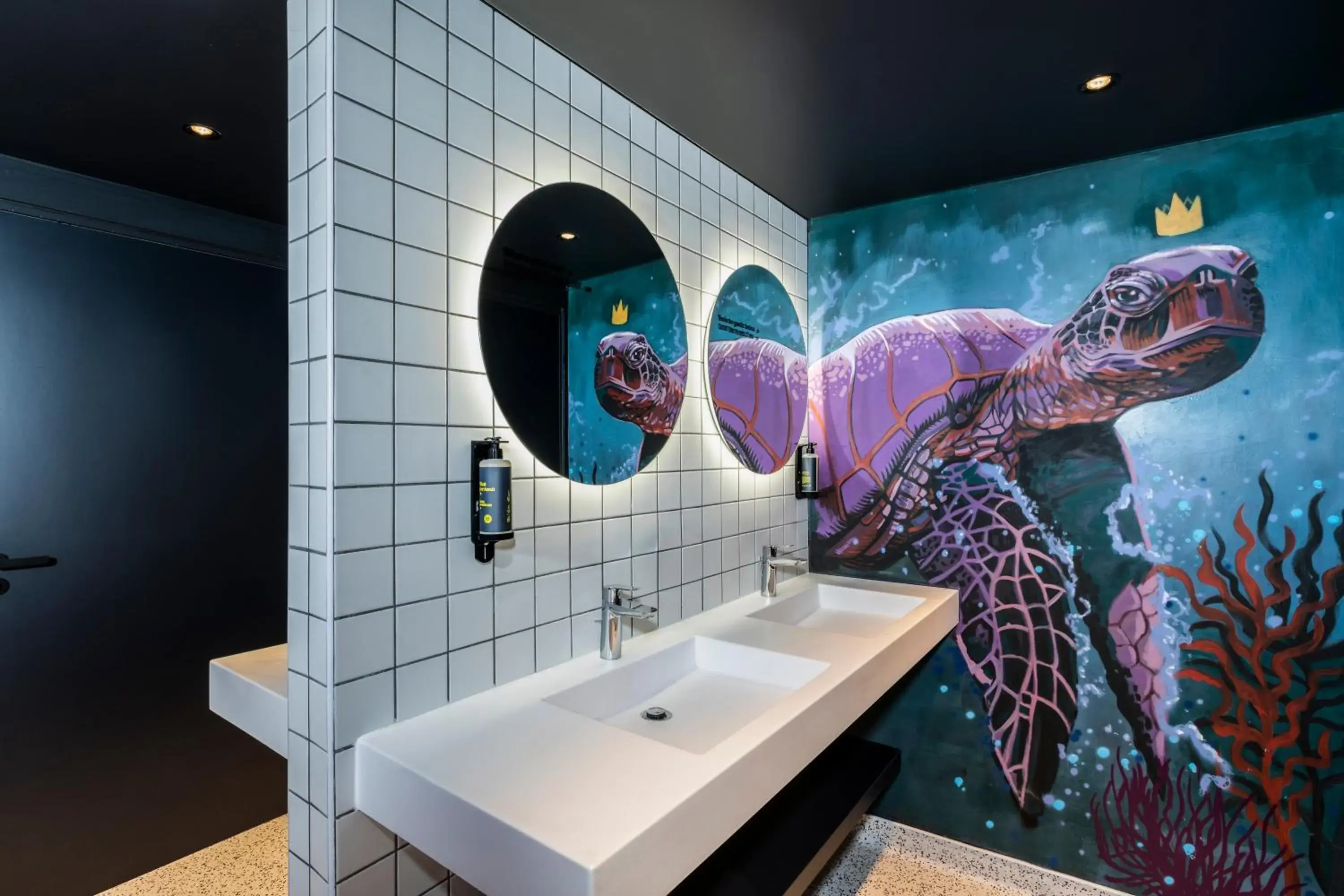 Private Bedroom for 6 people in JO&JOE Paris - Nation Private Bedroom for 6 people in JO&JOE Paris - Nation