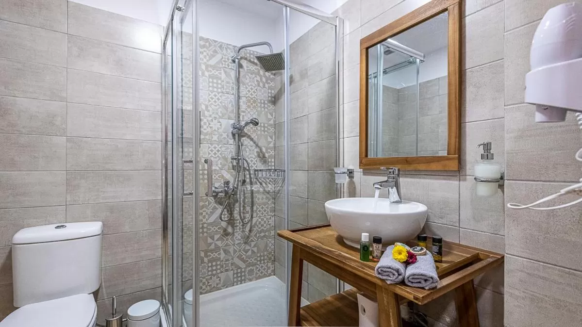 Comfort Stay Athens Airport Hotel - FREE shuttle from and to the airport