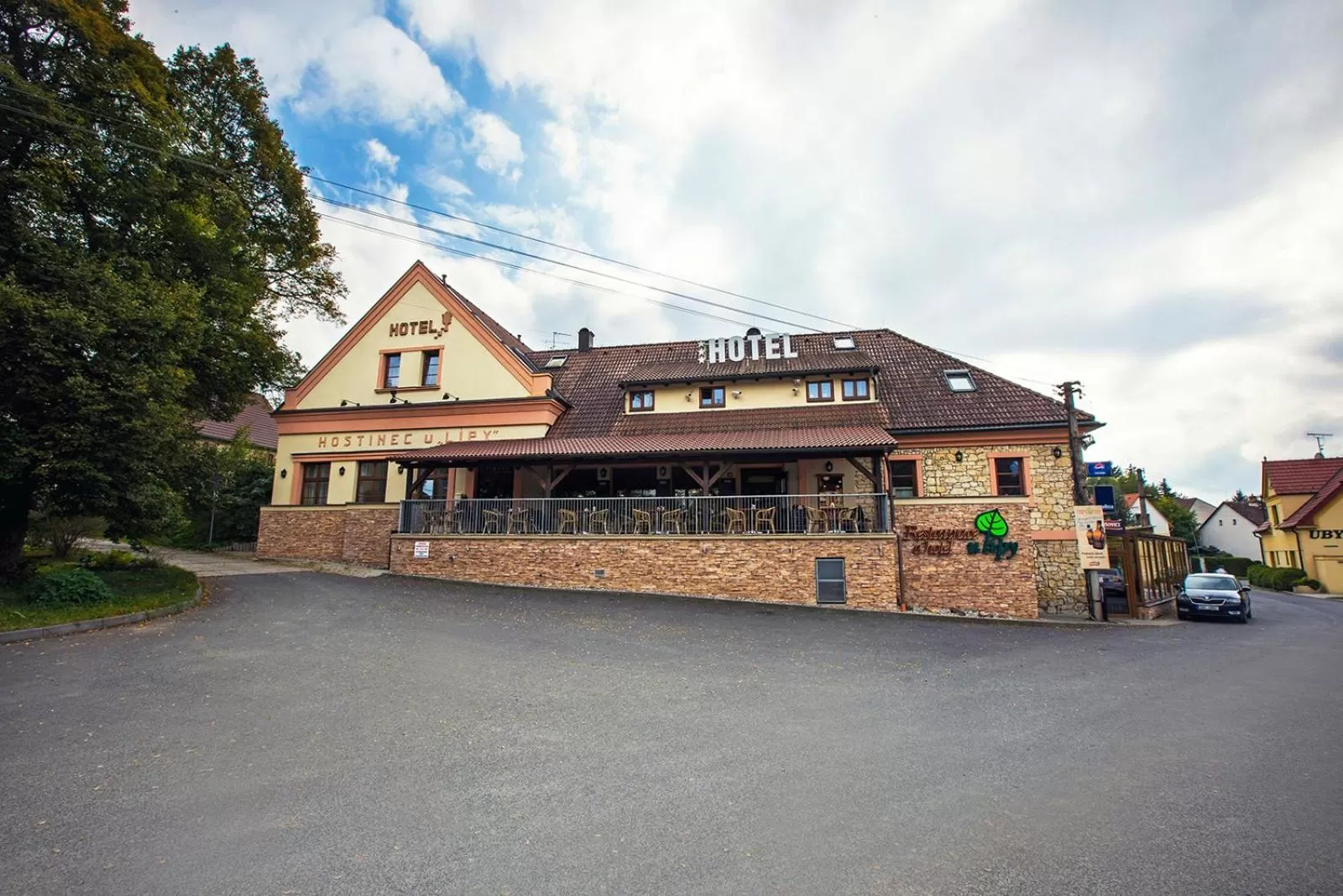 Facade/entrance in Hotel U Lípy