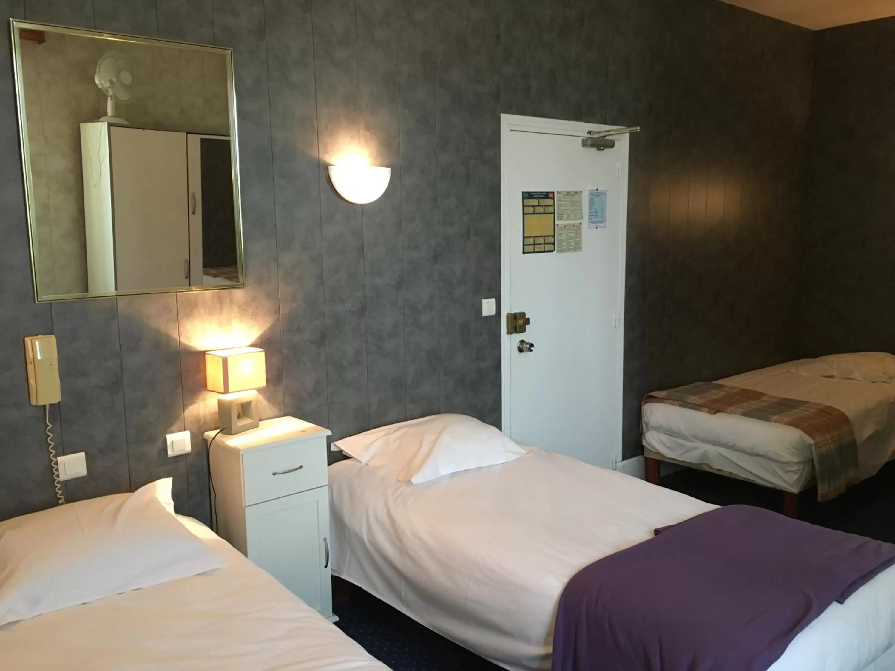 Bed in Hotel du Rempart