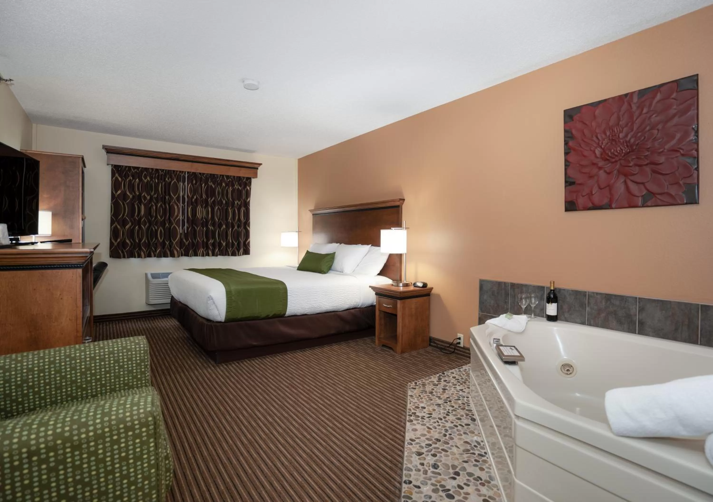 King Room with Spa Bath in Country Inn Two Harbors