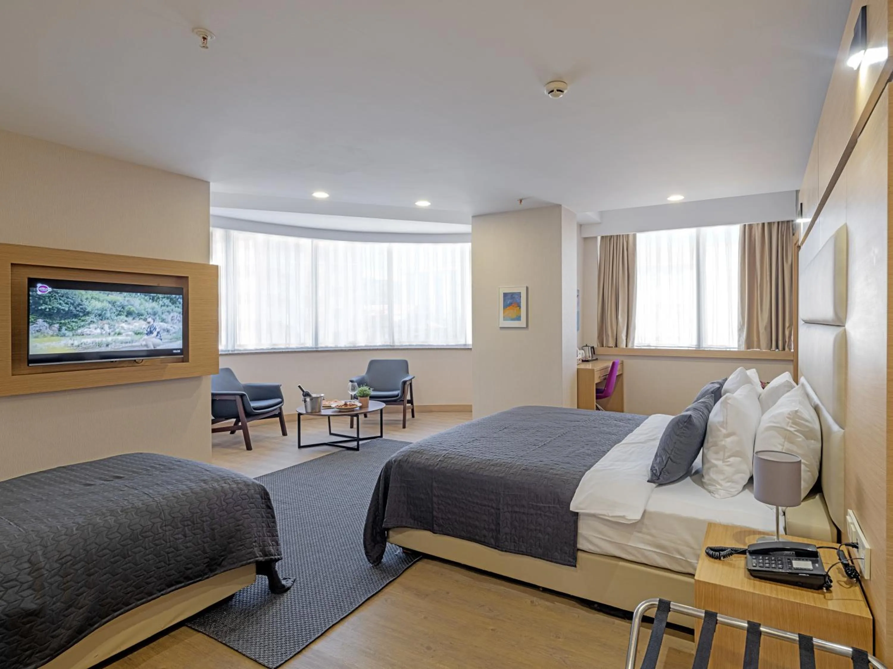 Bed in Merlin Hotel İstanbul