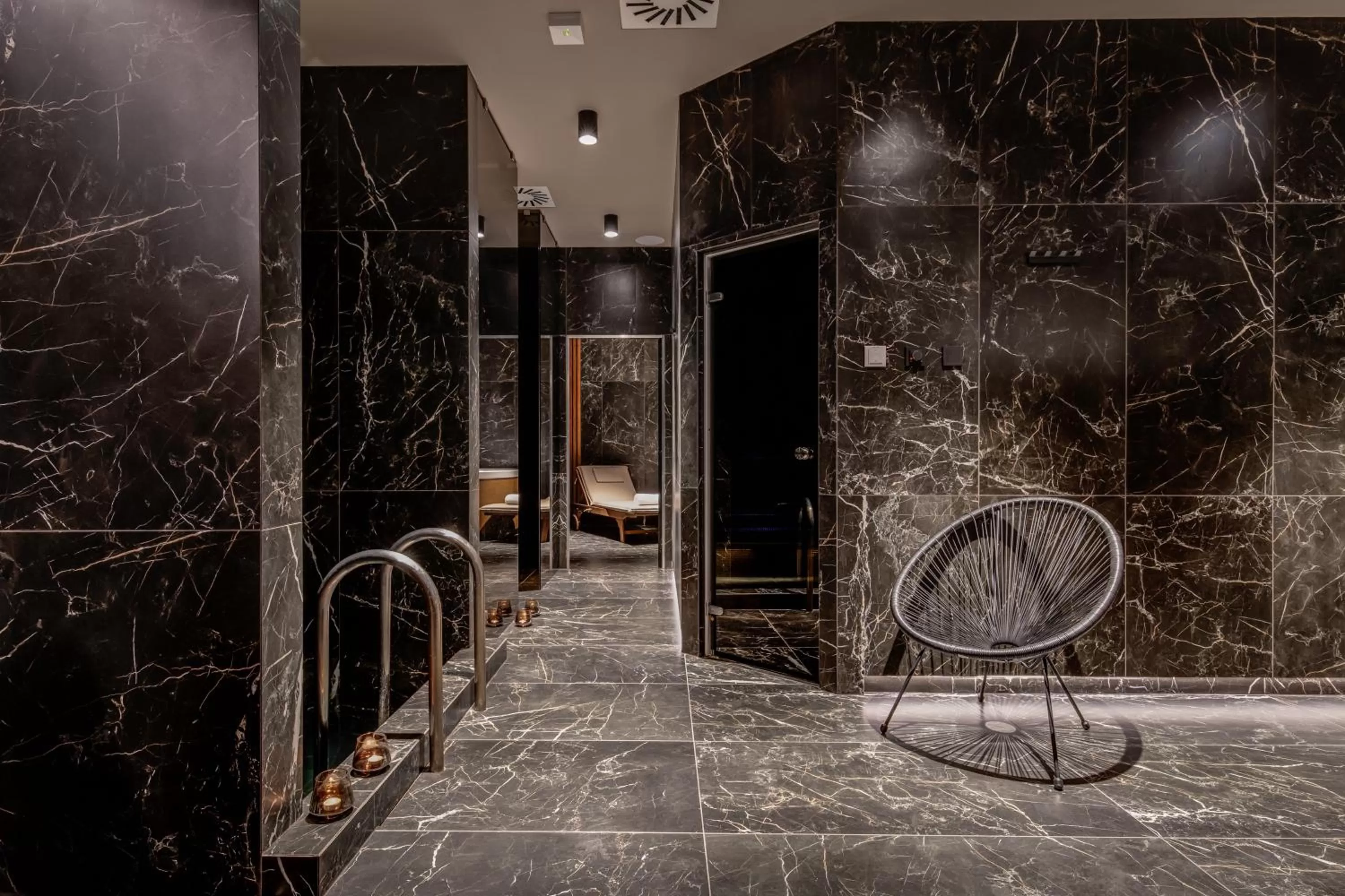 Shower in Hotel Central Park