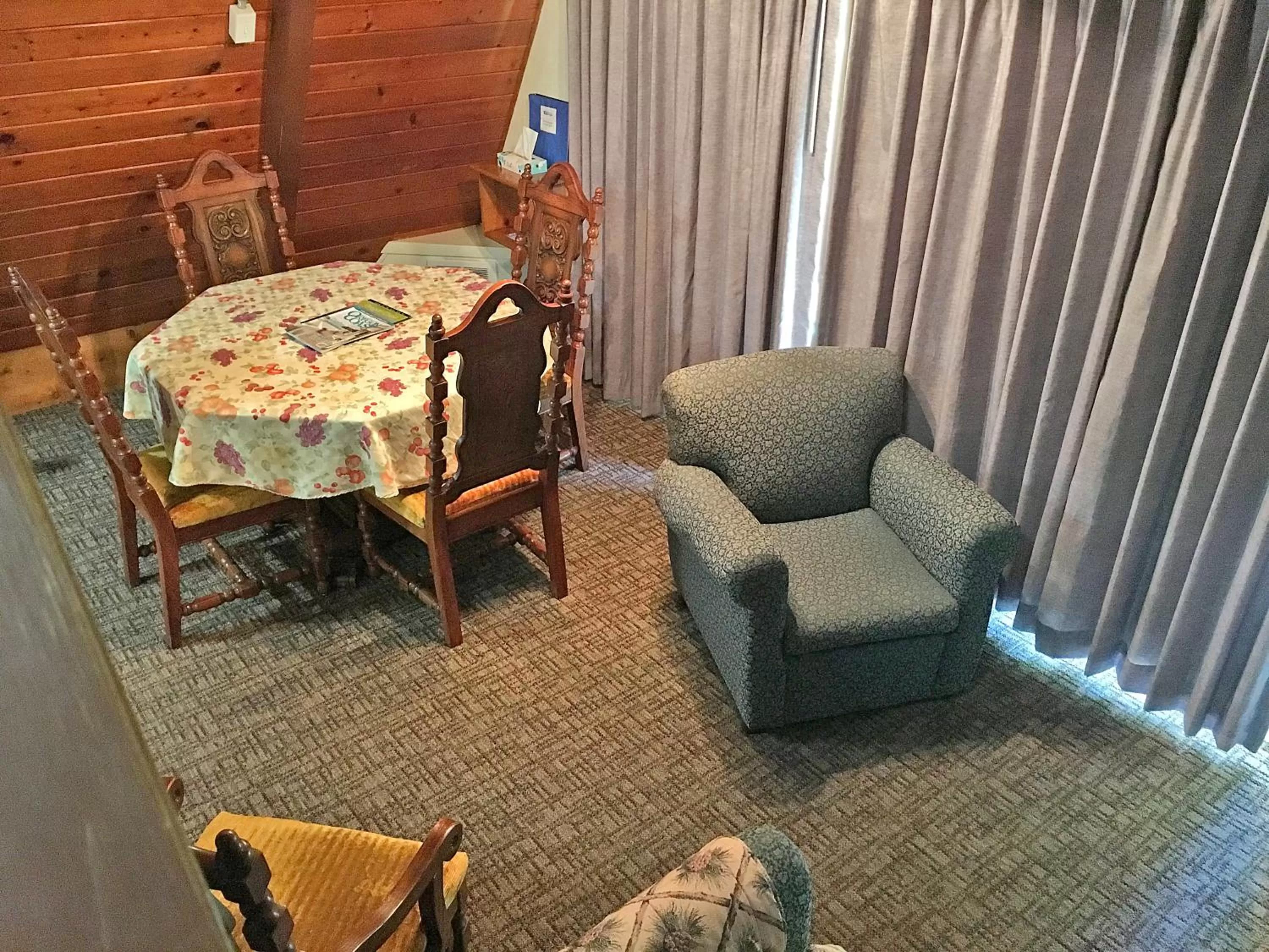 Park Motel and Cabins