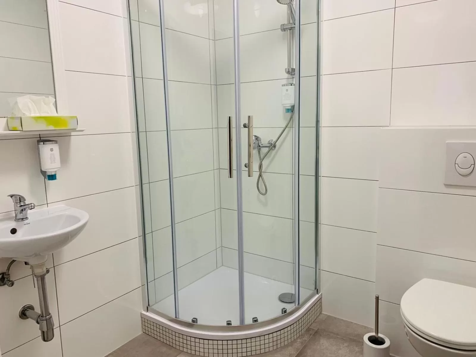 Shower in Checkinn Hotel