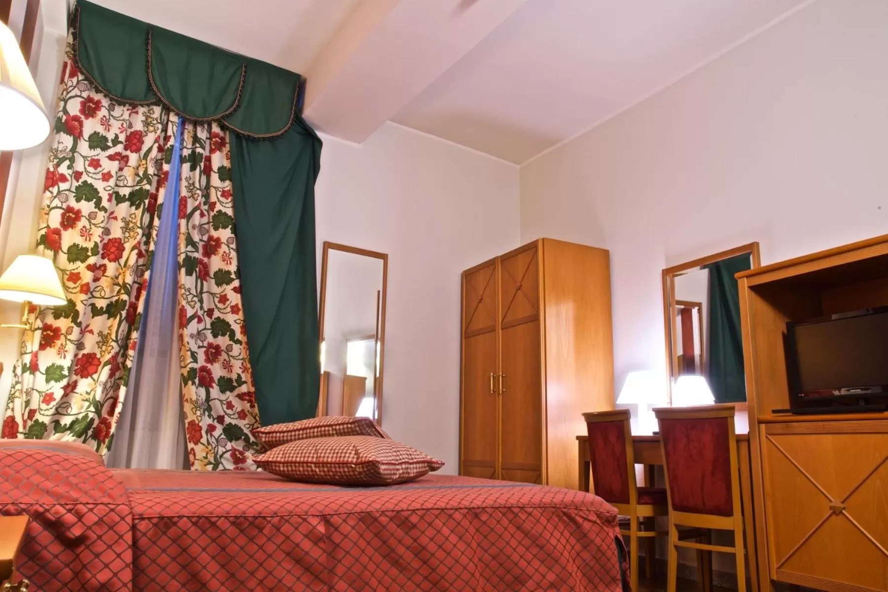 Bed in Hotel La Luna