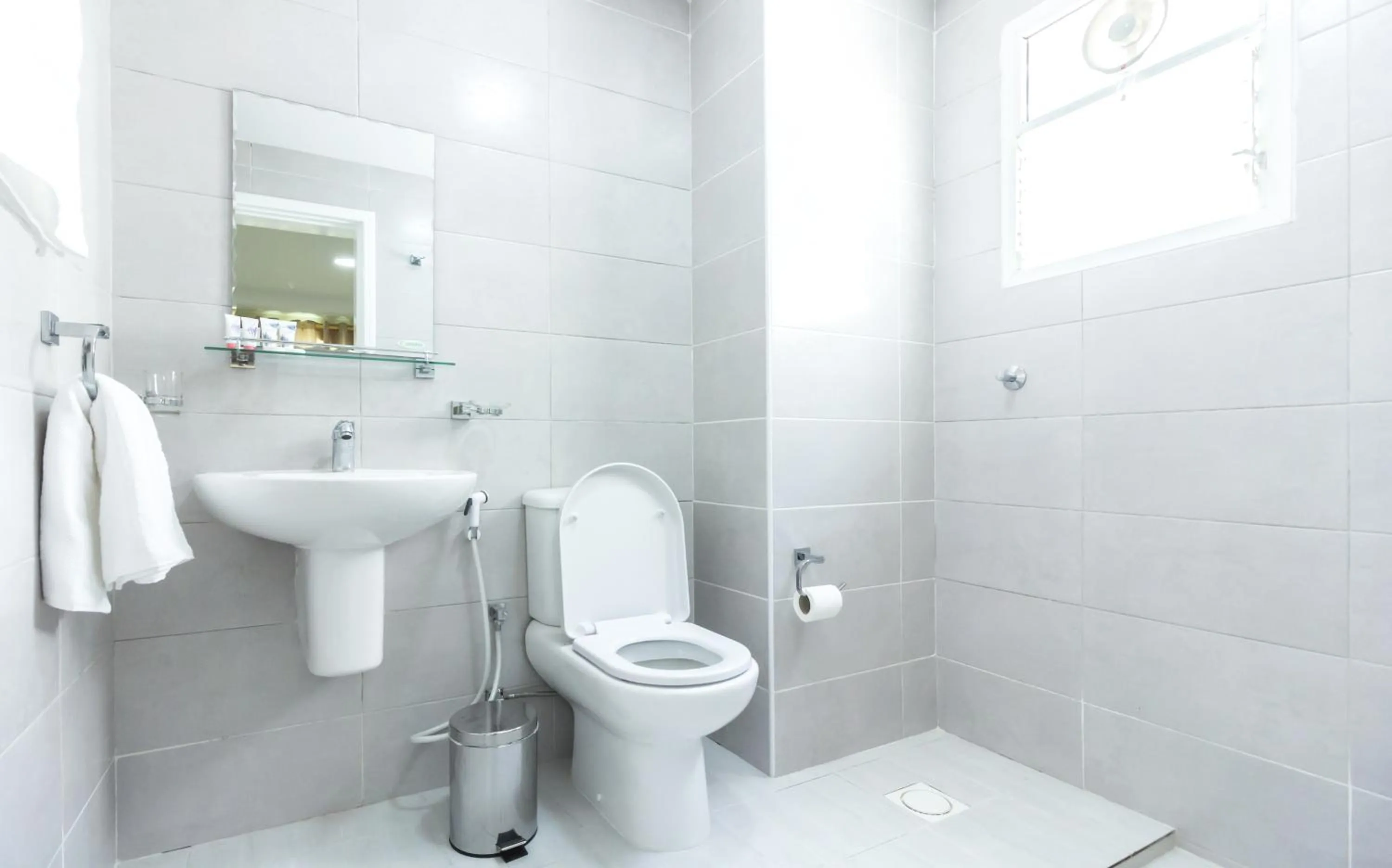 Bathroom in Al Jisr Hotel