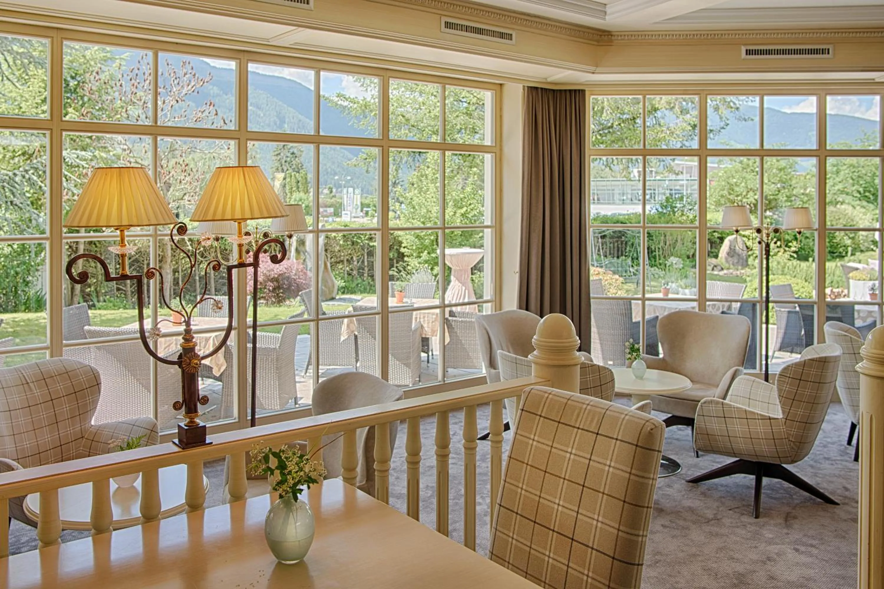 Lounge or bar in Majestic - Unique Spa Resort