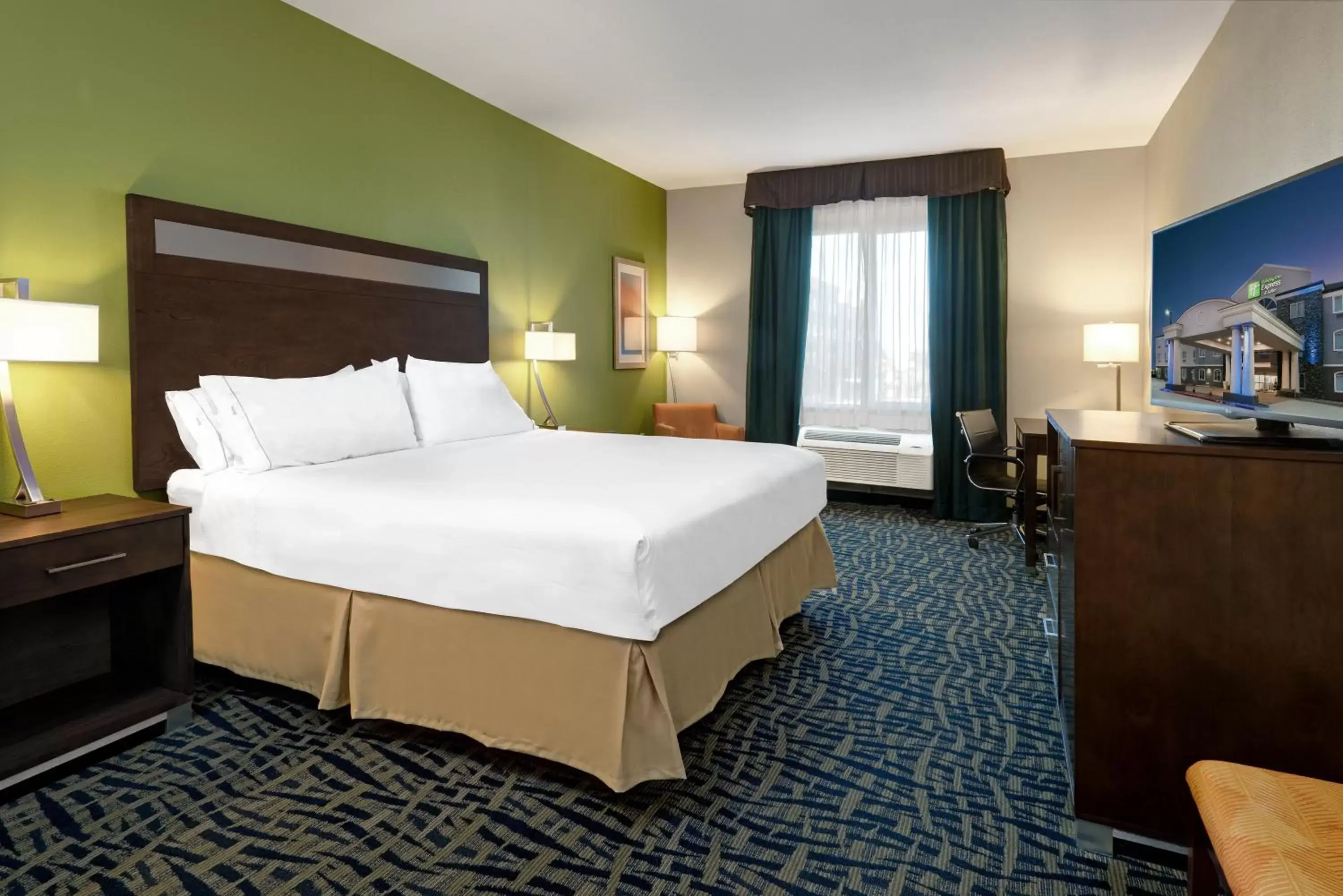 Standard King Room - Communications Accessible in Holiday Inn Express Hotel and Suites Monahans I-20 by IHG Standard King Room - Communications Accessible in Holiday Inn Express Hotel and Suites Monahans I-20 by IHG