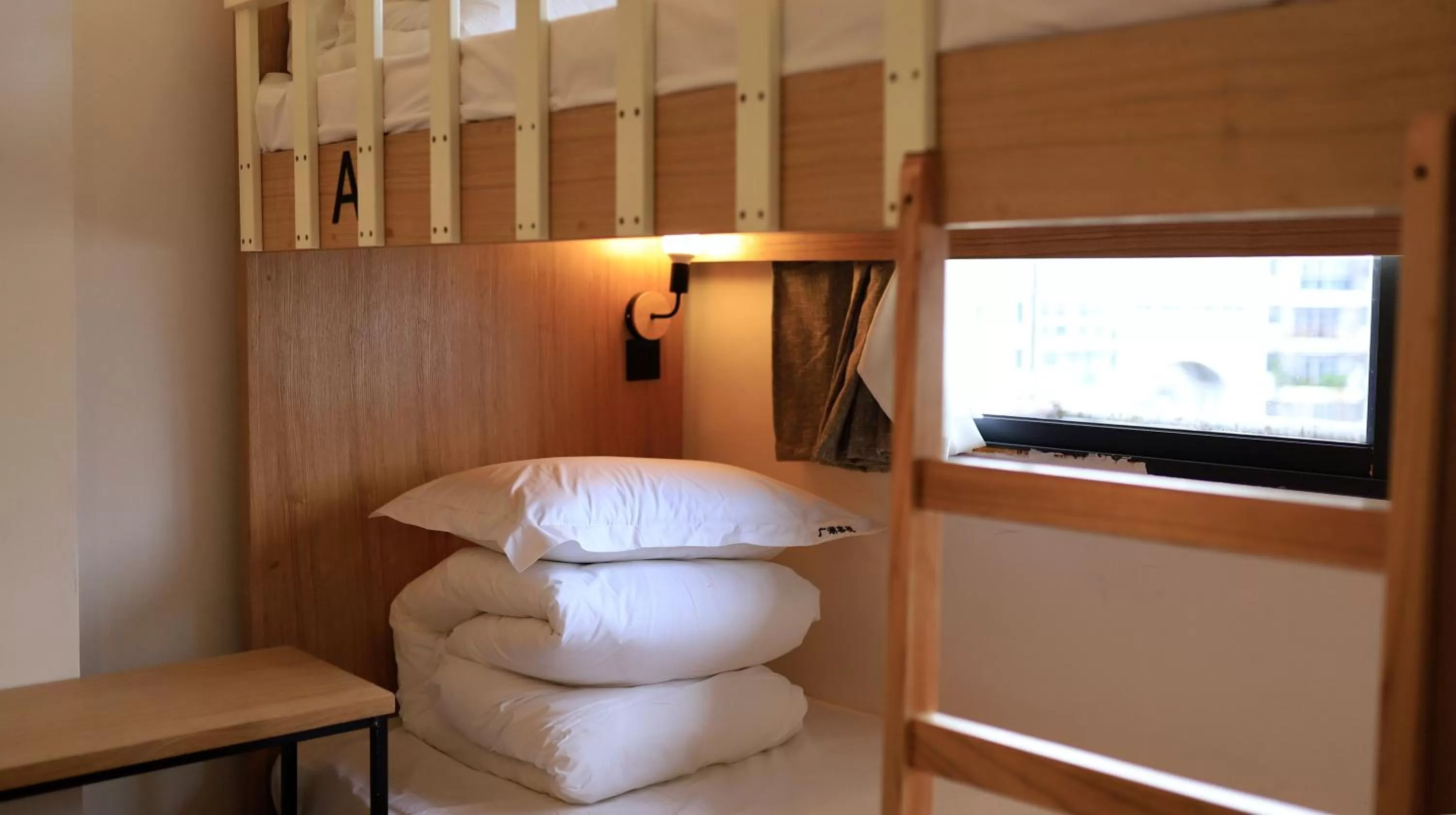 Bunk Bed in Travel light Guilin