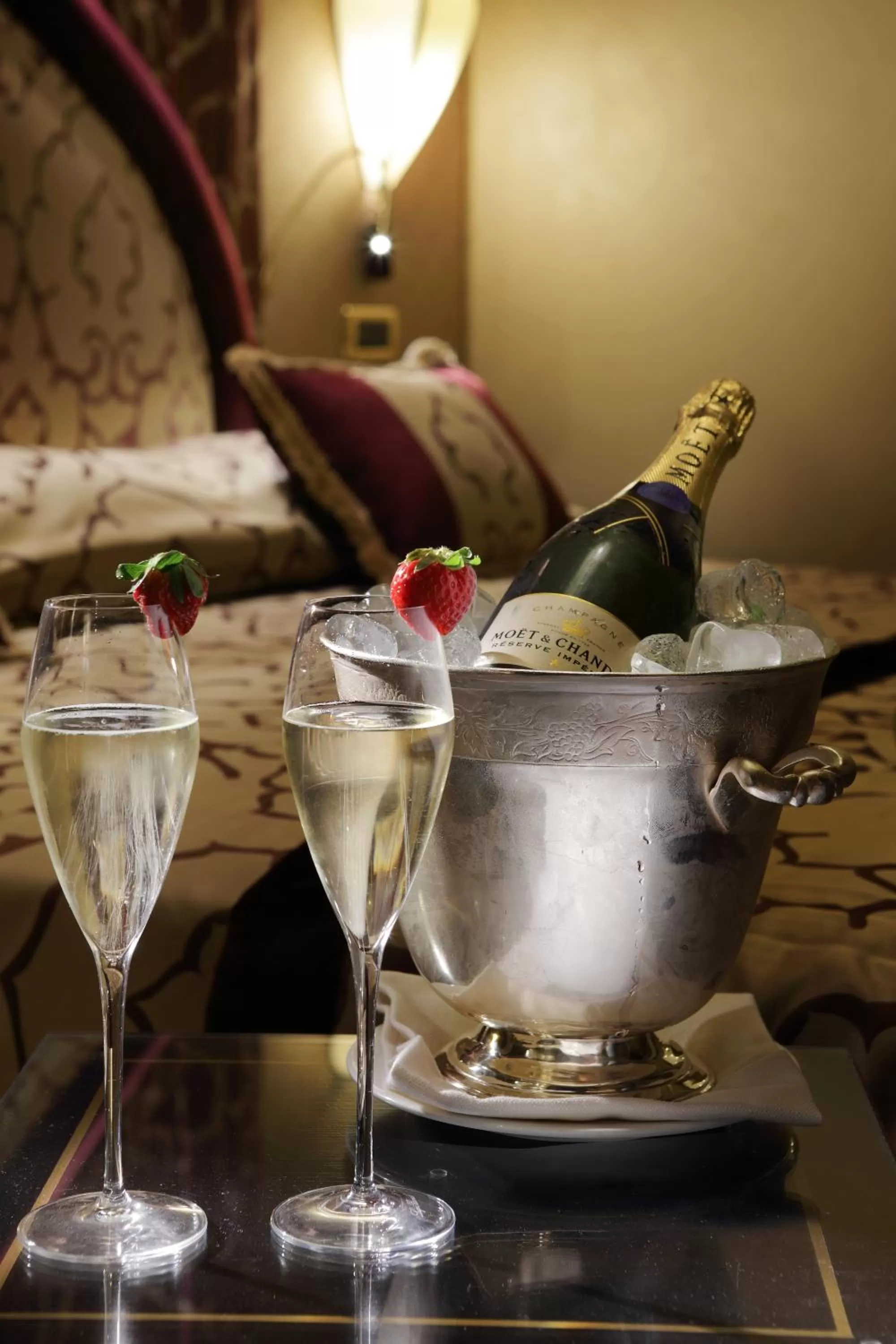 Decorative detail in Ai Mori d'Oriente