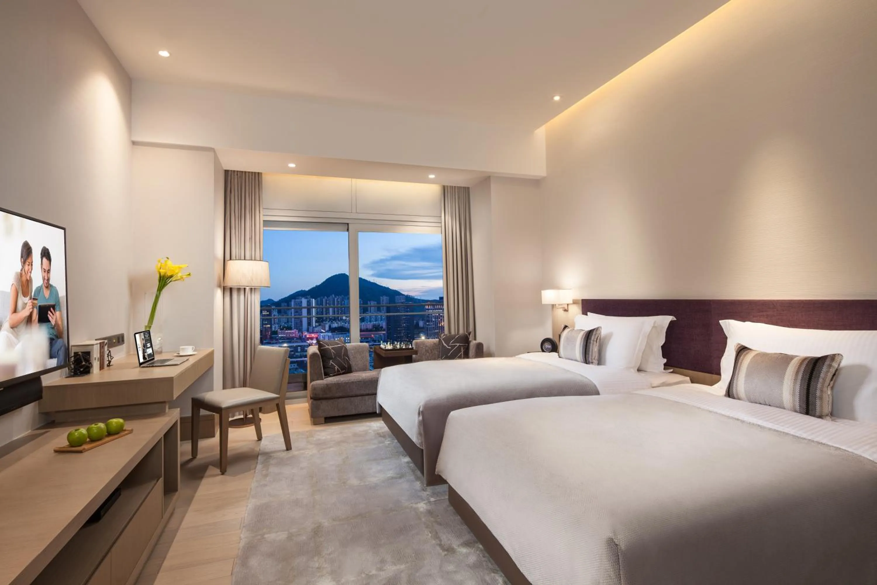 Photo of the whole room, Bed in Ascott Raffles City Shenzhen