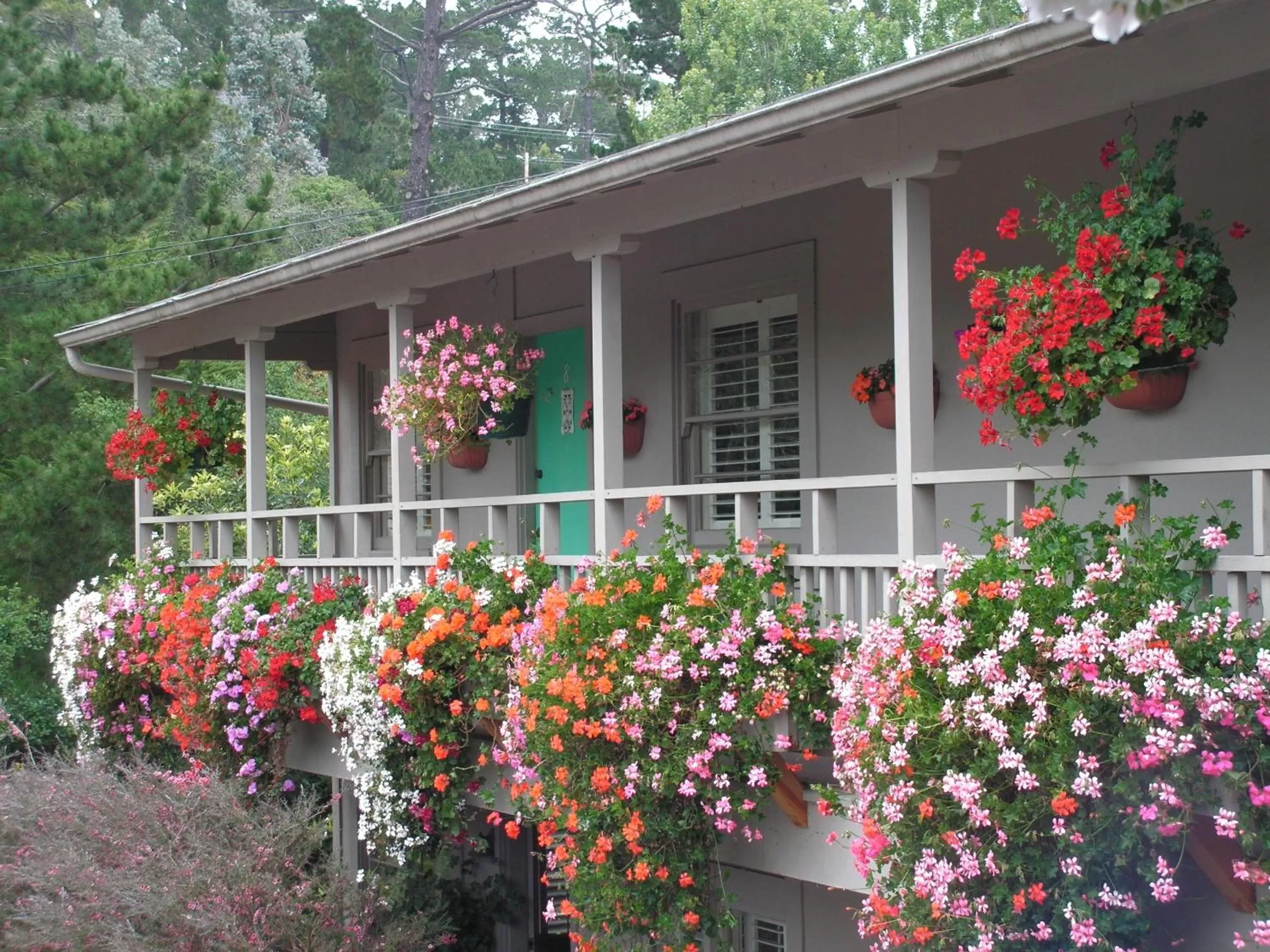 Facade/entrance in Carmel Country Inn