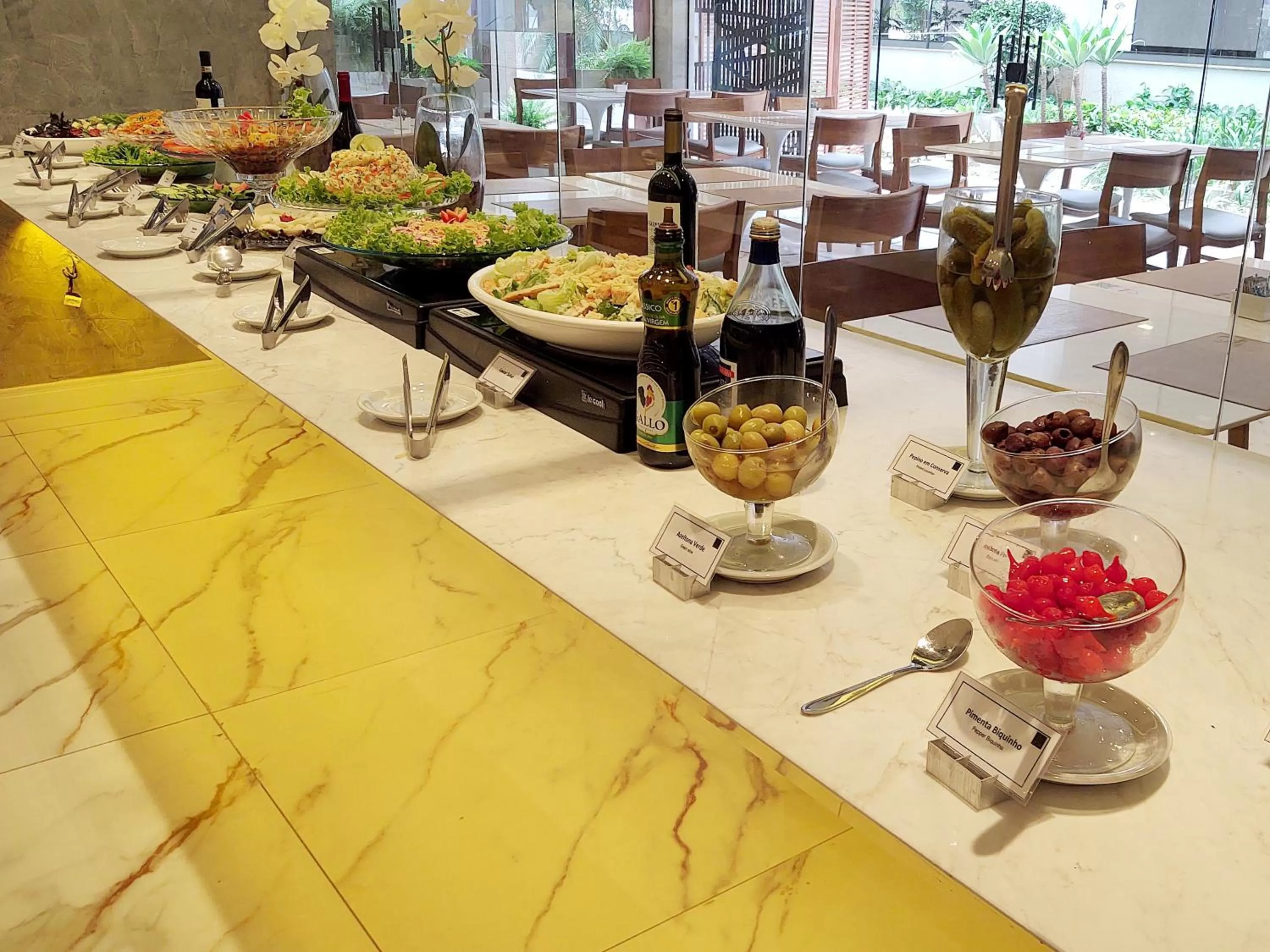 Restaurant/places to eat in Lets Idea Brasília Hotel