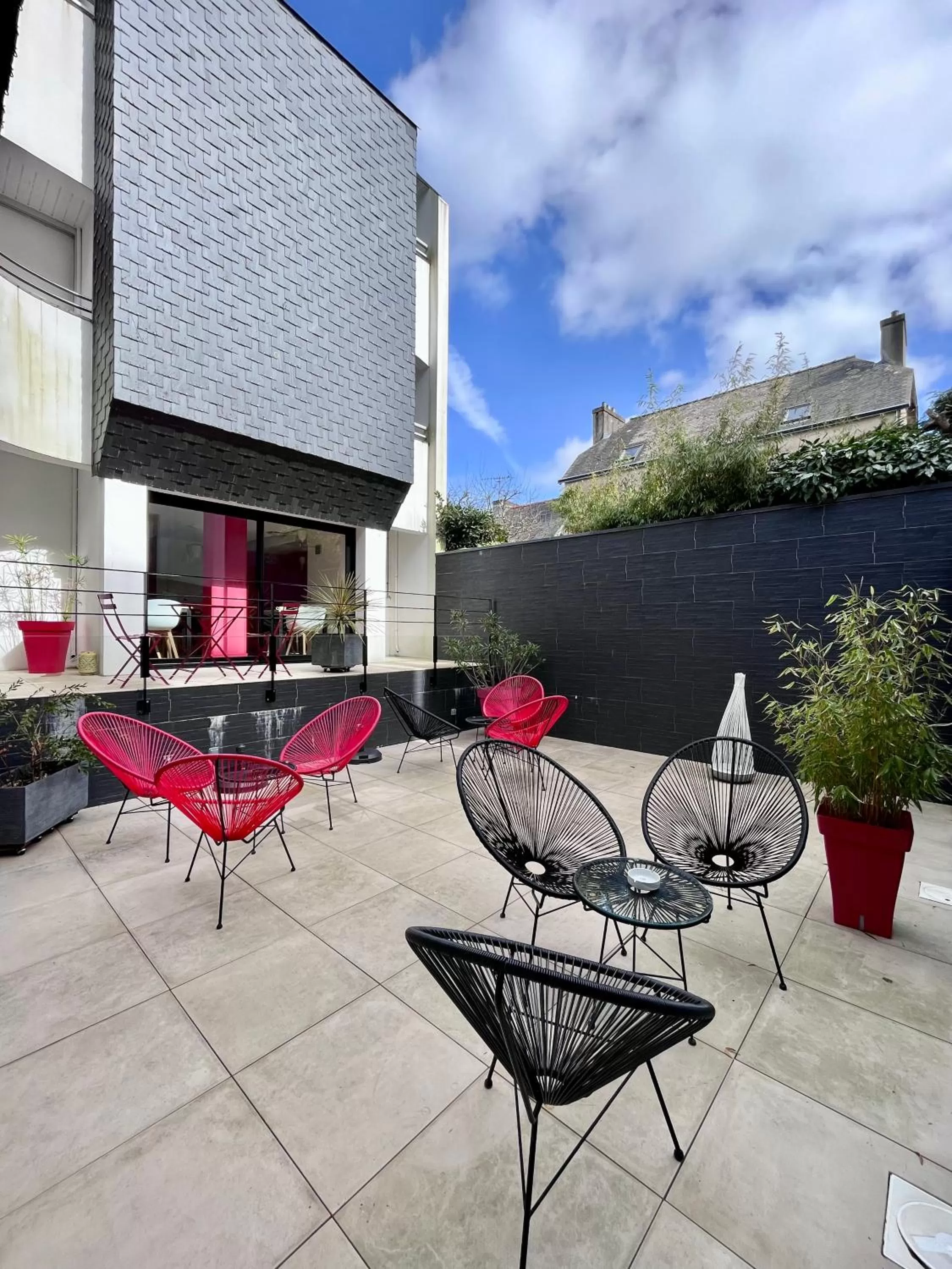 Patio in Le Cornouaille Hotel & Spa