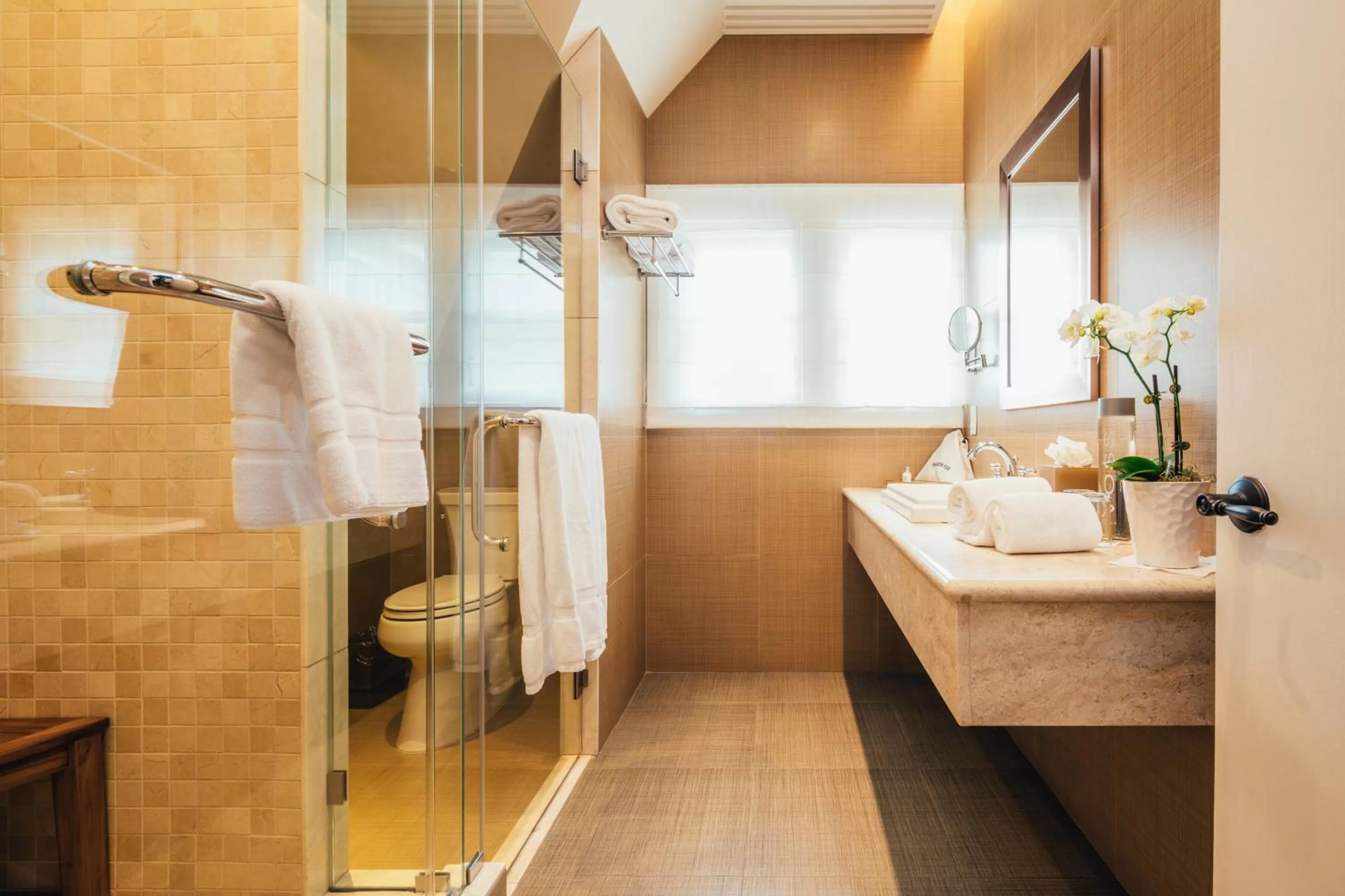 Bathroom in Neighbourgood Sutter Mansion