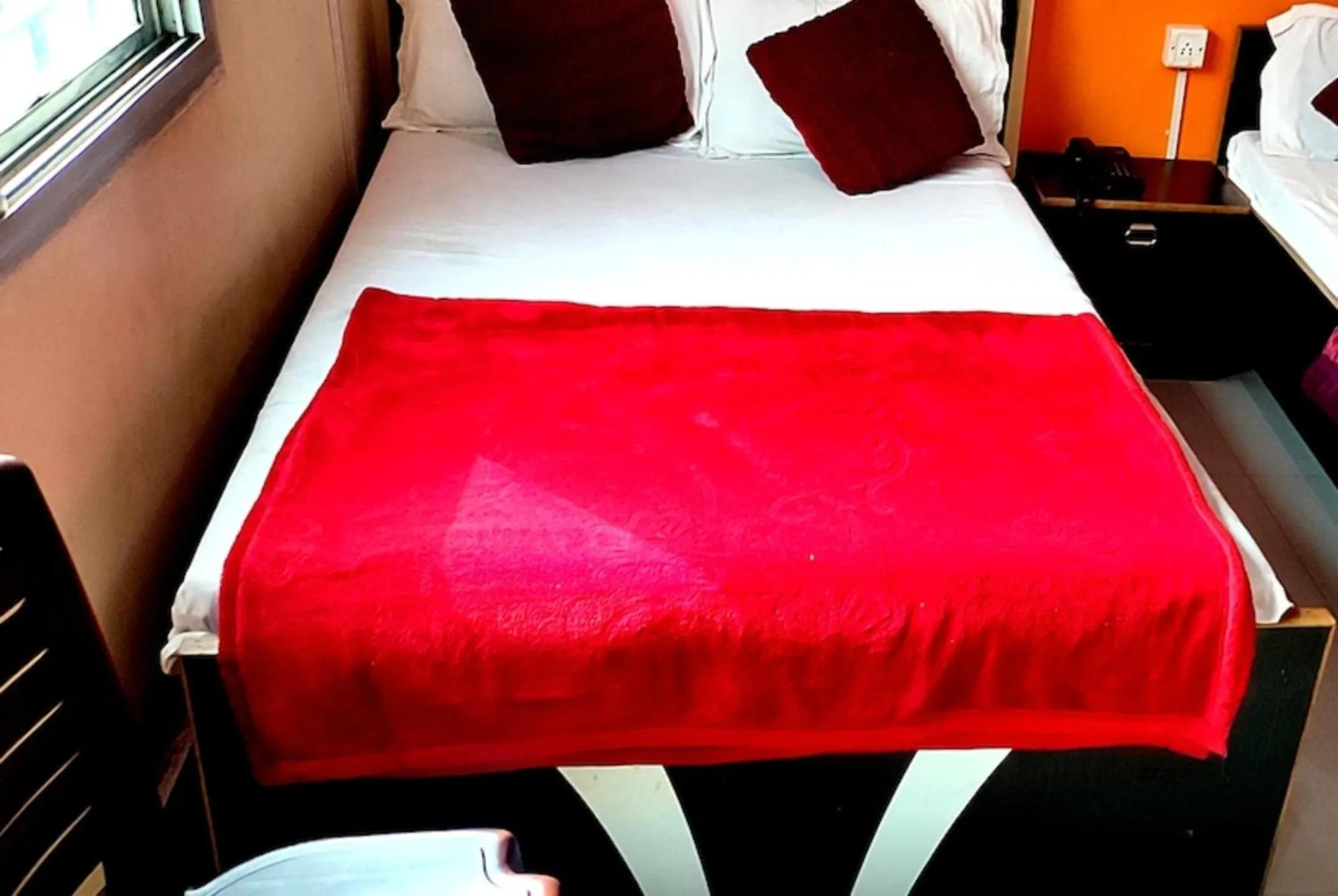 Bed in Goroomgo New Ashiyana Palace Varanasi