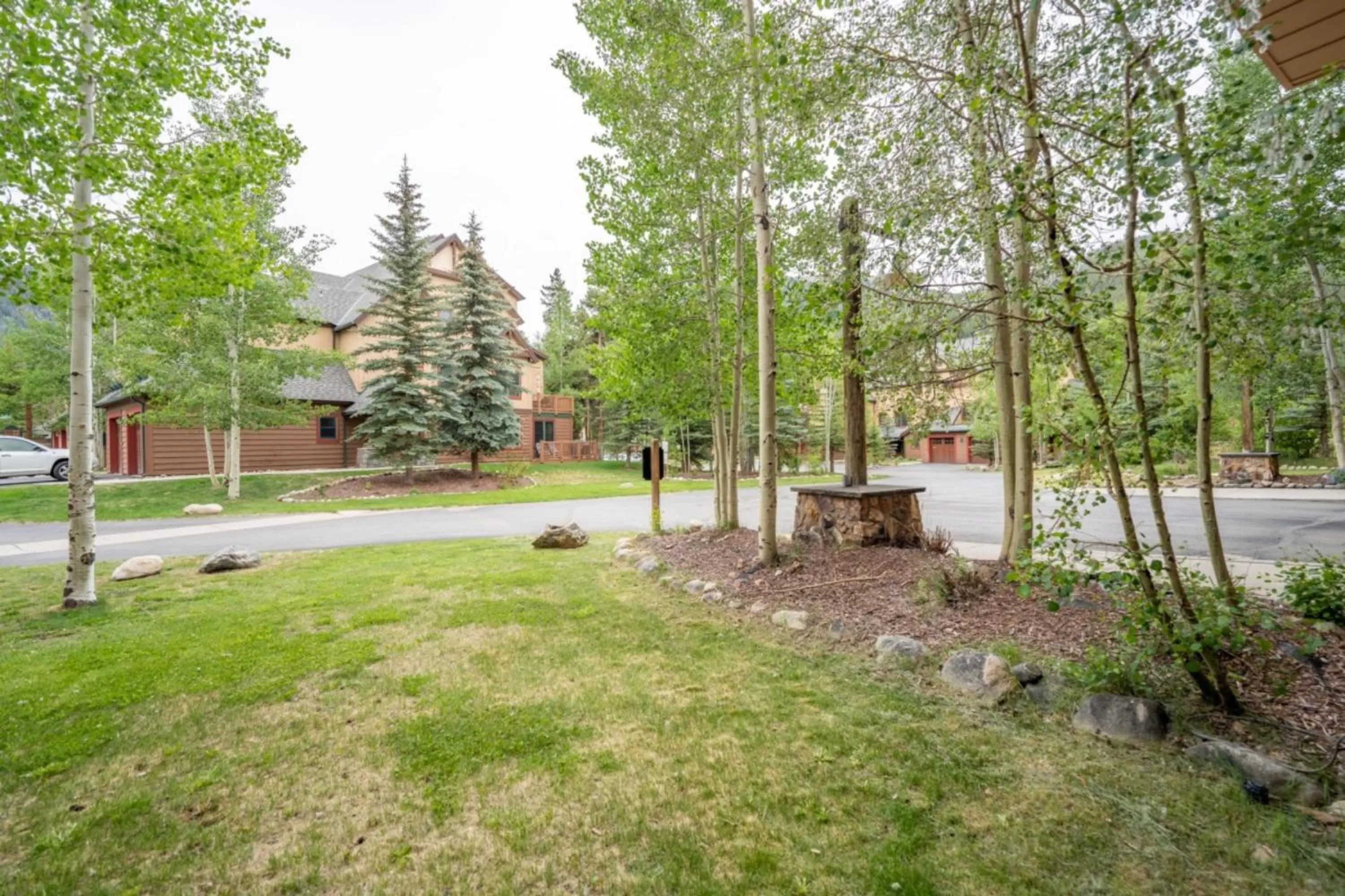 Garden in Red Hawk Lodge by Summit County Mountain Retreats