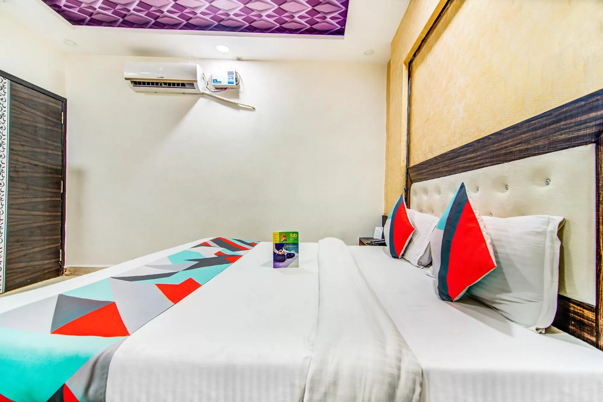 TV and multimedia, Bed in FabHotel KS