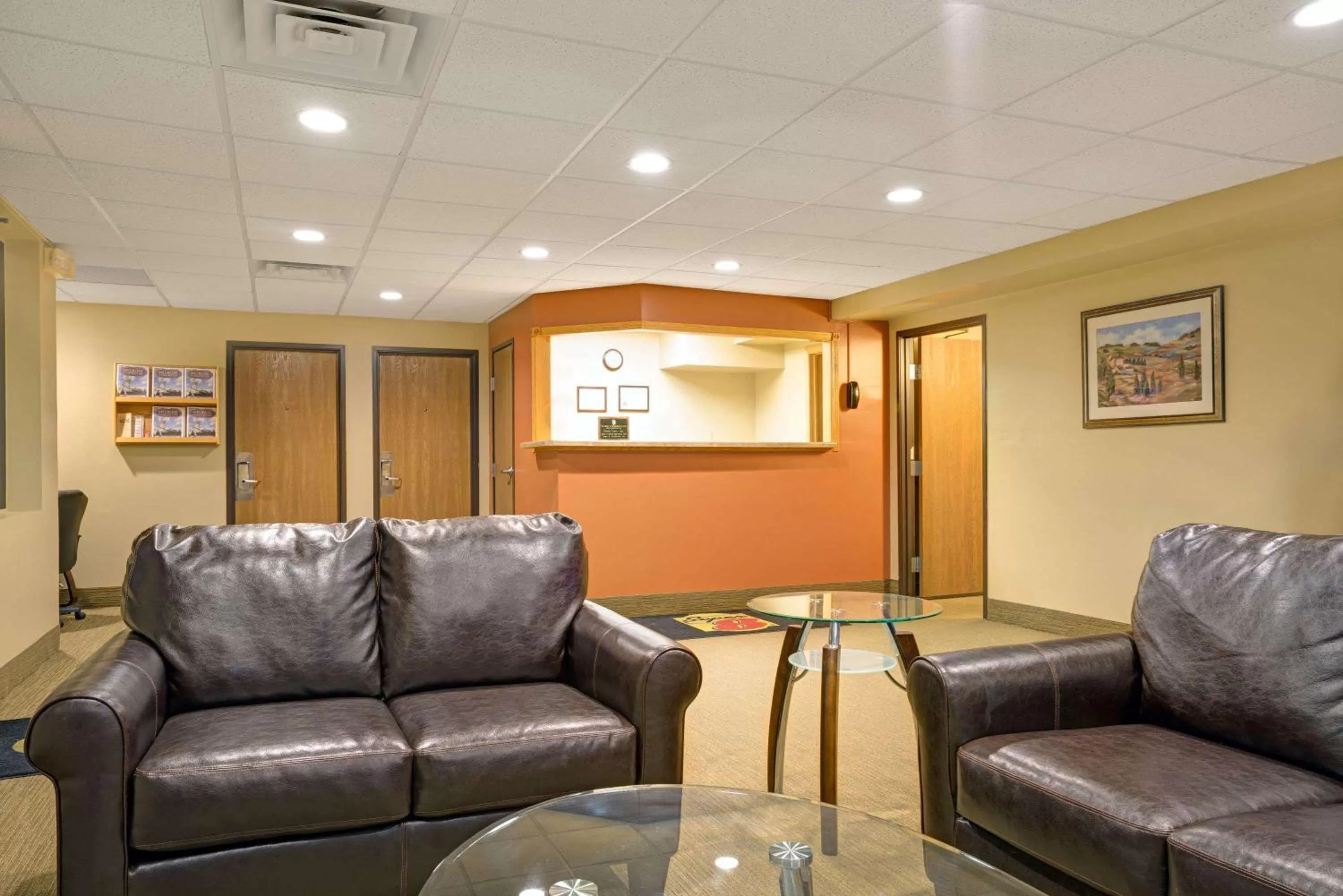Lobby or reception in Super 8 by Wyndham Melrose