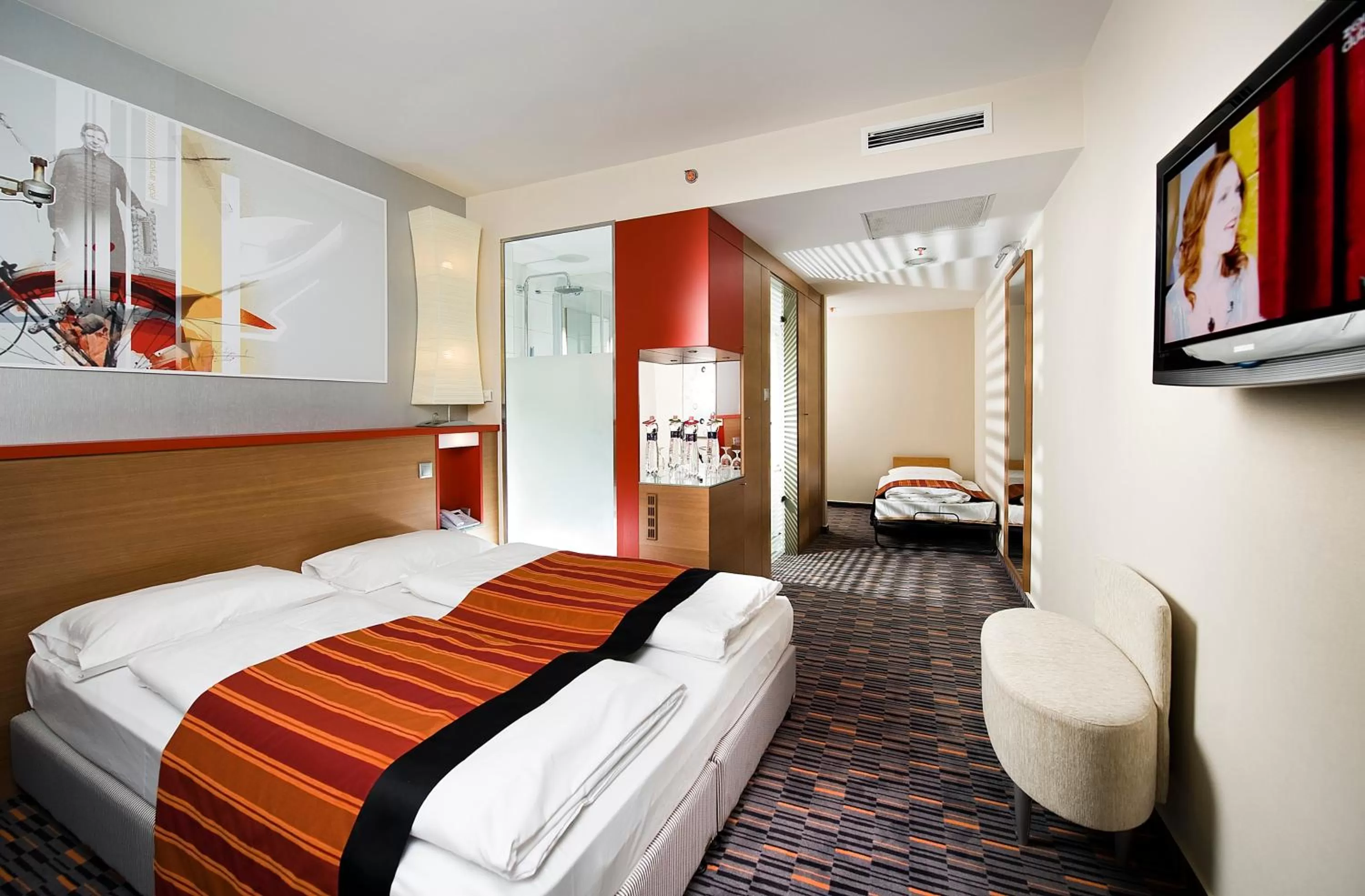 Photo of the whole room, Bed in Royal Park Boutique Hotel