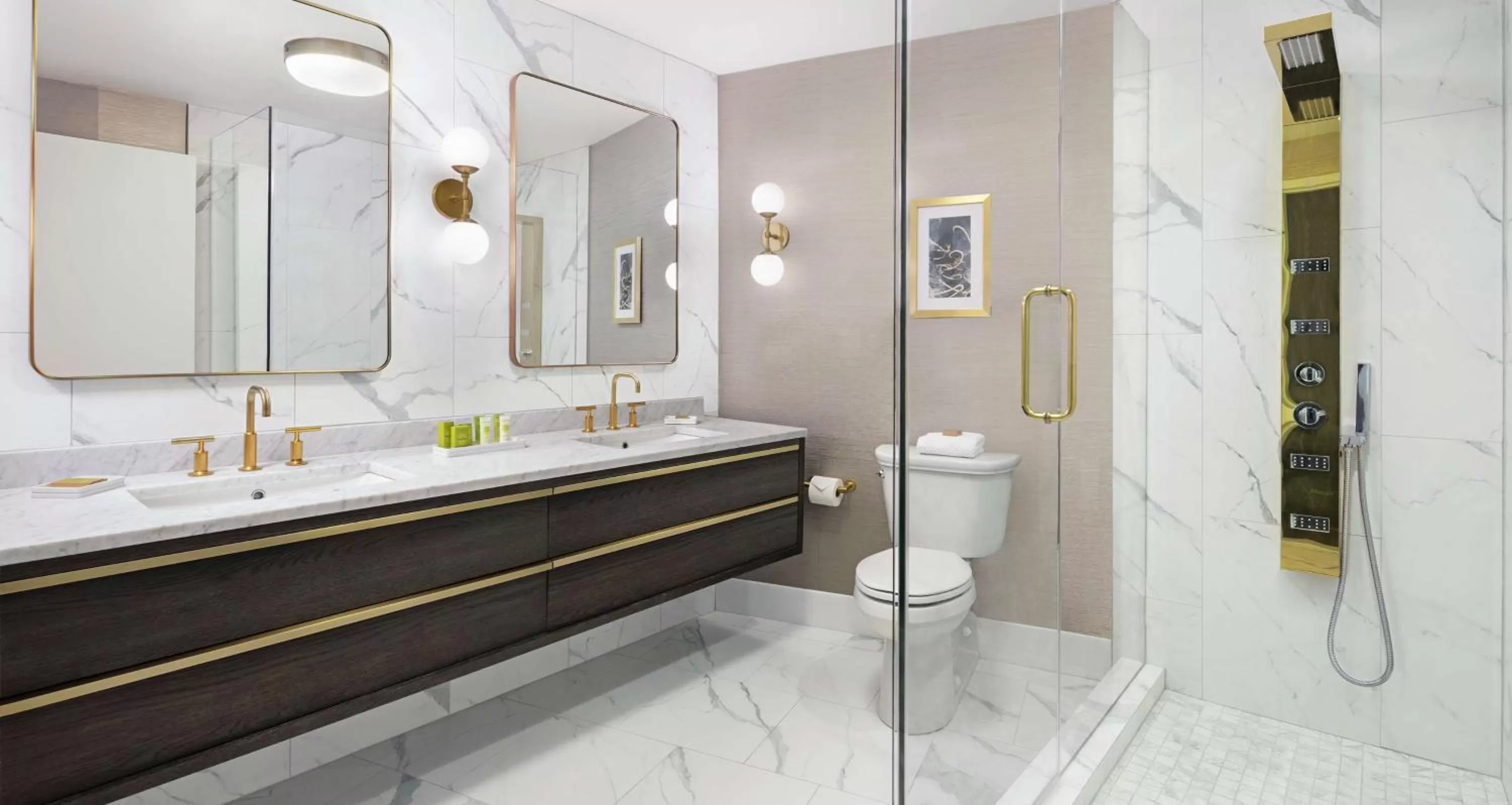 Bathroom in Hilton Chicago Oak Brook Hills Resort & Conference Center