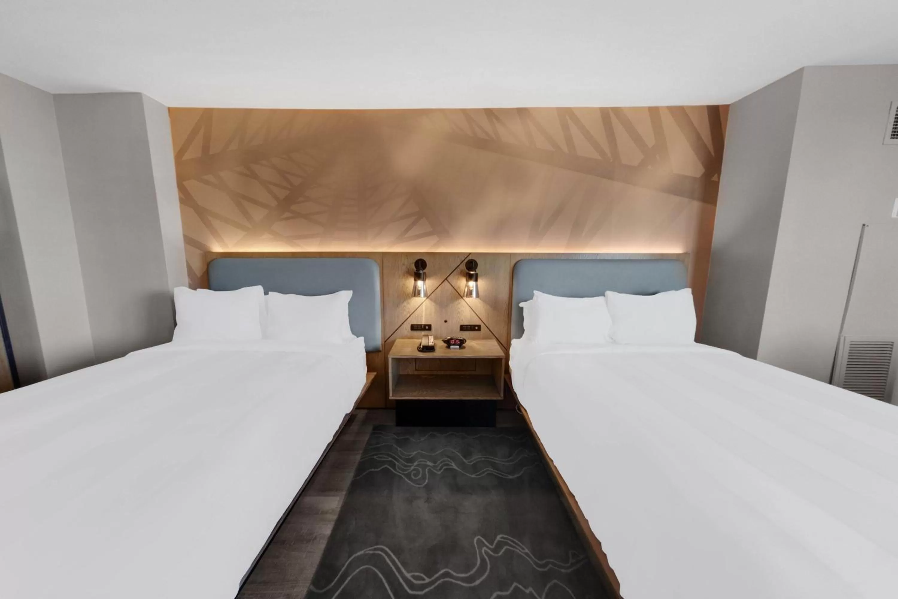 Photo of the whole room, Bed in Houston Marriott North