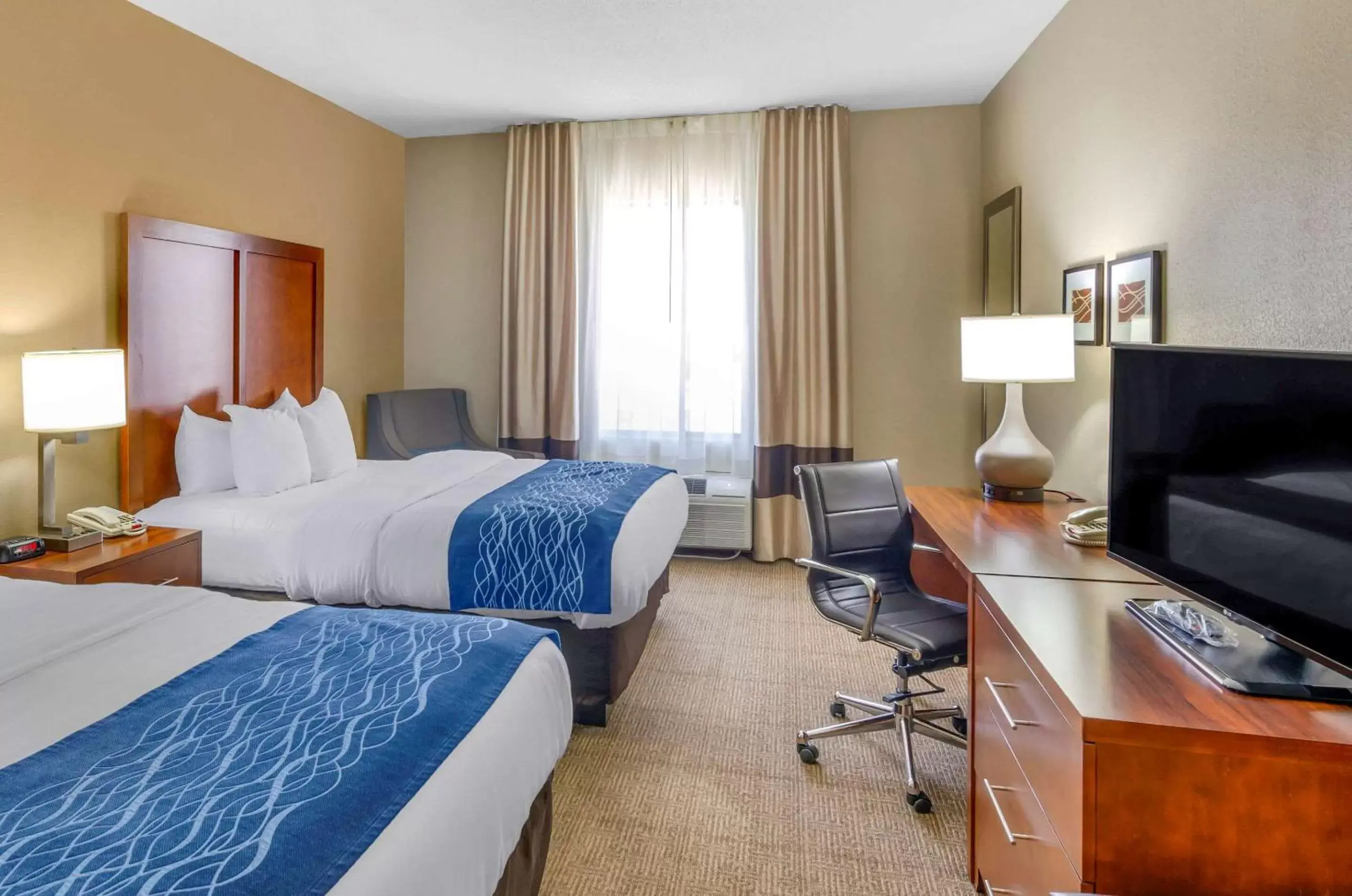 Queen Room with Two Queen Beds - Accessible/Non-Smoking in Comfort Inn & Suites Lynchburg Airport - University Area Queen Room with Two Queen Beds - Accessible/Non-Smoking in Comfort Inn & Suites Lynchburg Airport - University Area