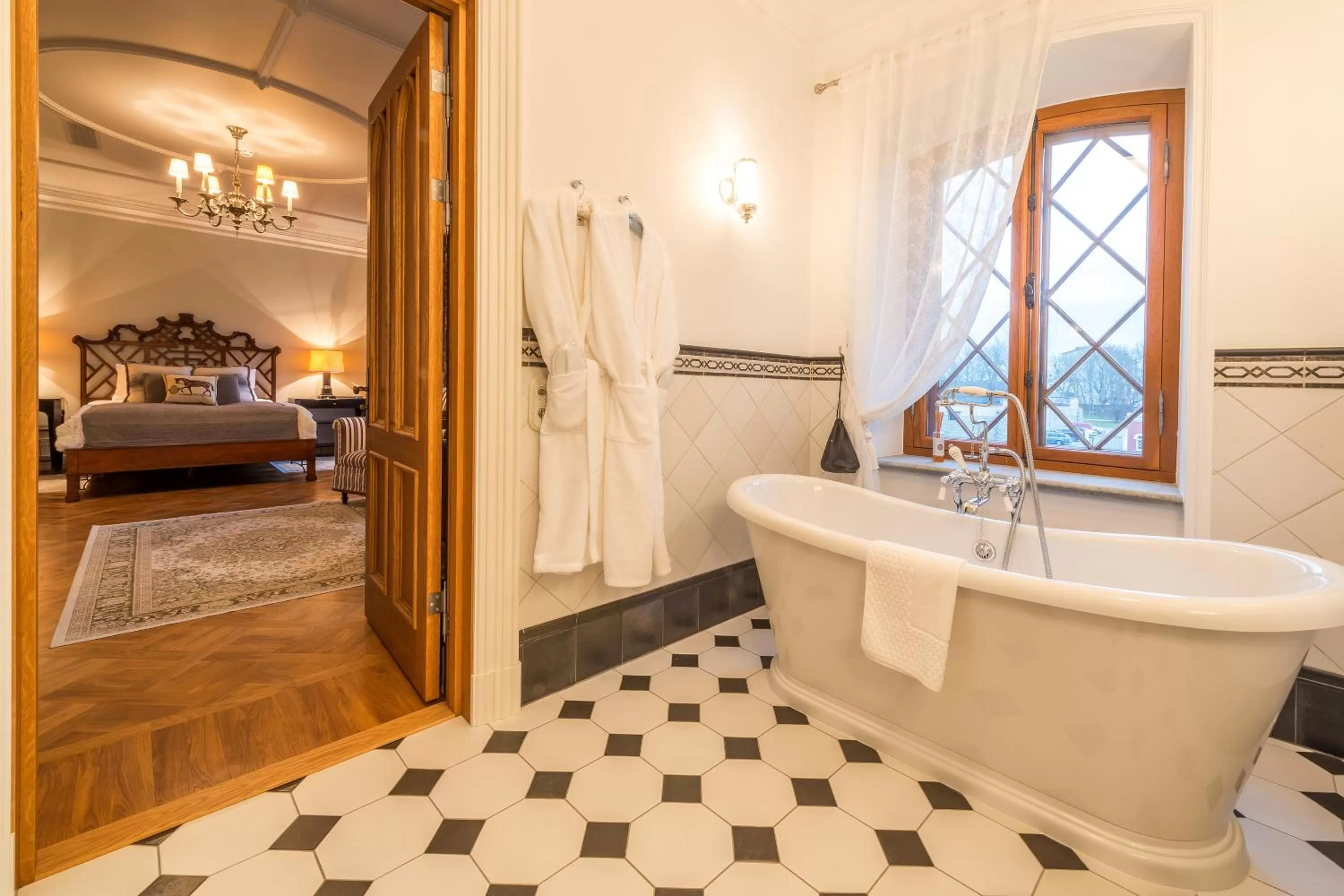 Shower, Bed in Schloss Fall, Keila-Joa