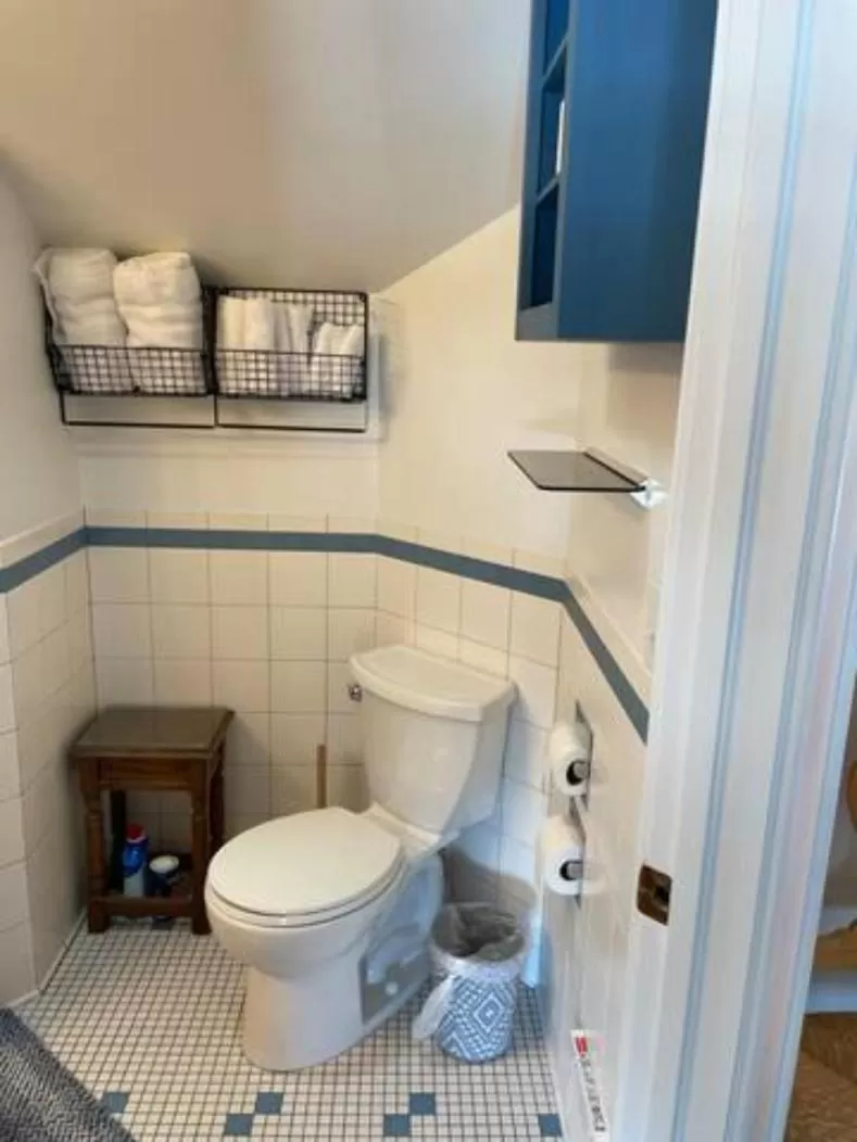 Bathroom in Goldsmith's River Front Inn