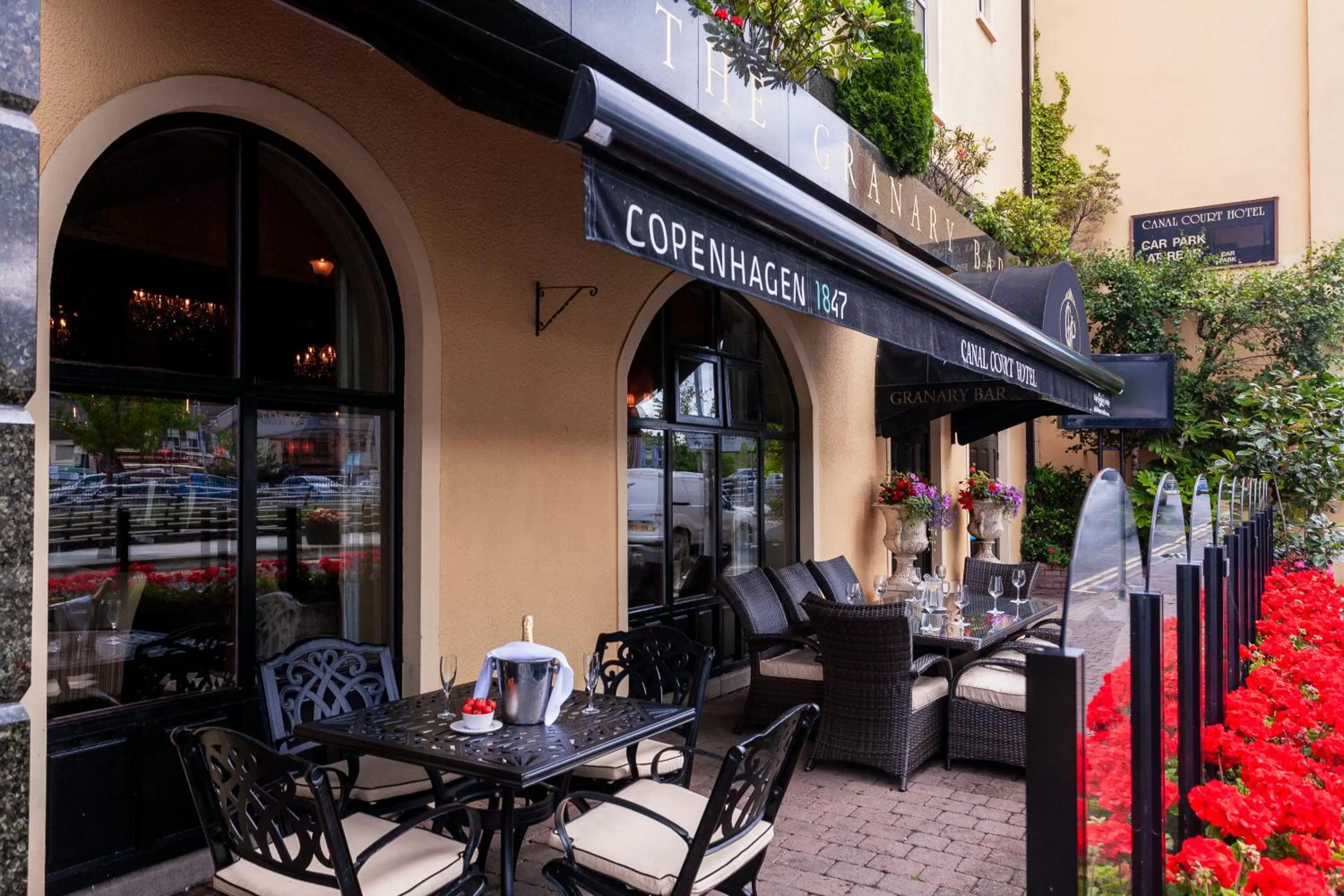 Patio in Canal Court