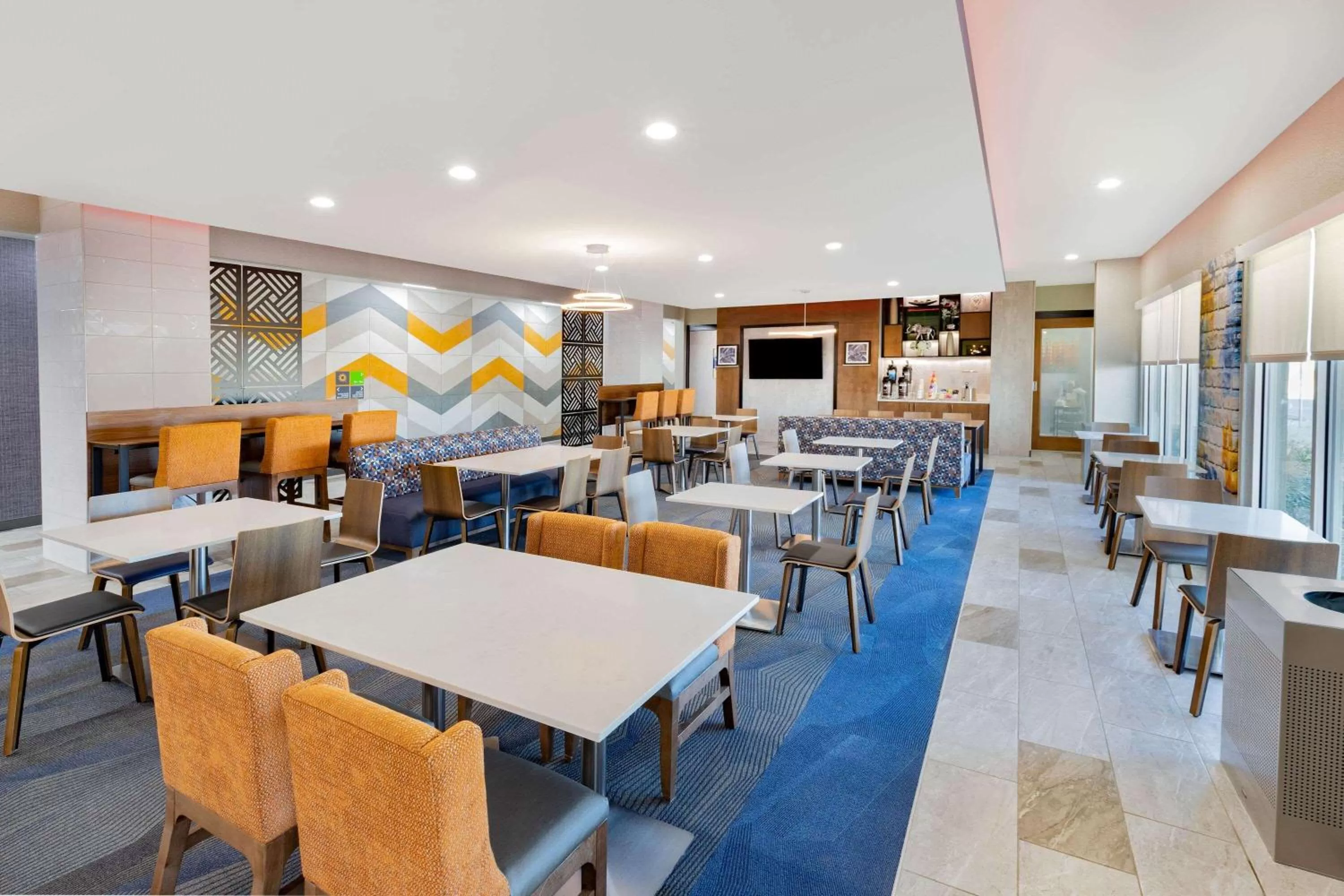 Restaurant/places to eat in La Quinta Inn & Suites by Wyndham Fort Stockton Northeast