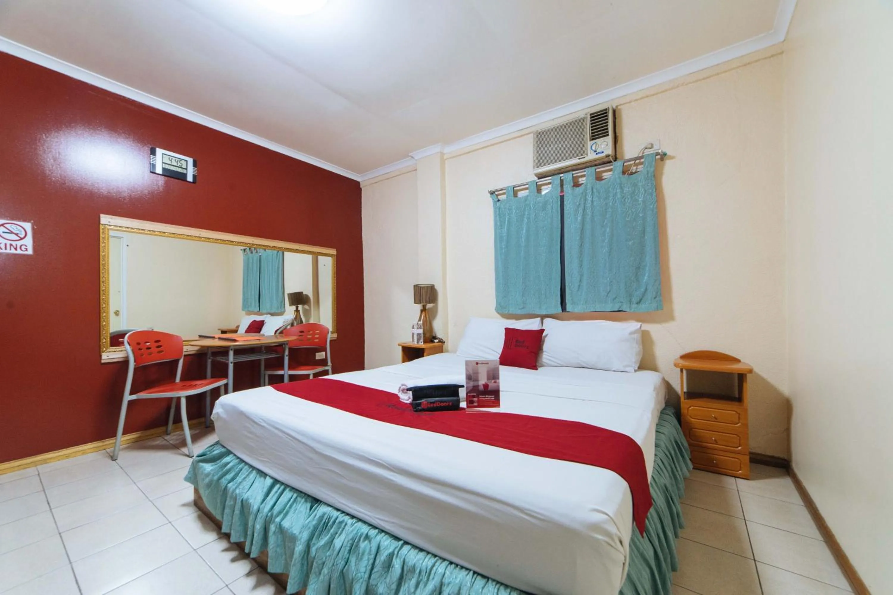 Photo of the whole room, Bed in RedDoorz @ Clarkview 21st Street Angeles City