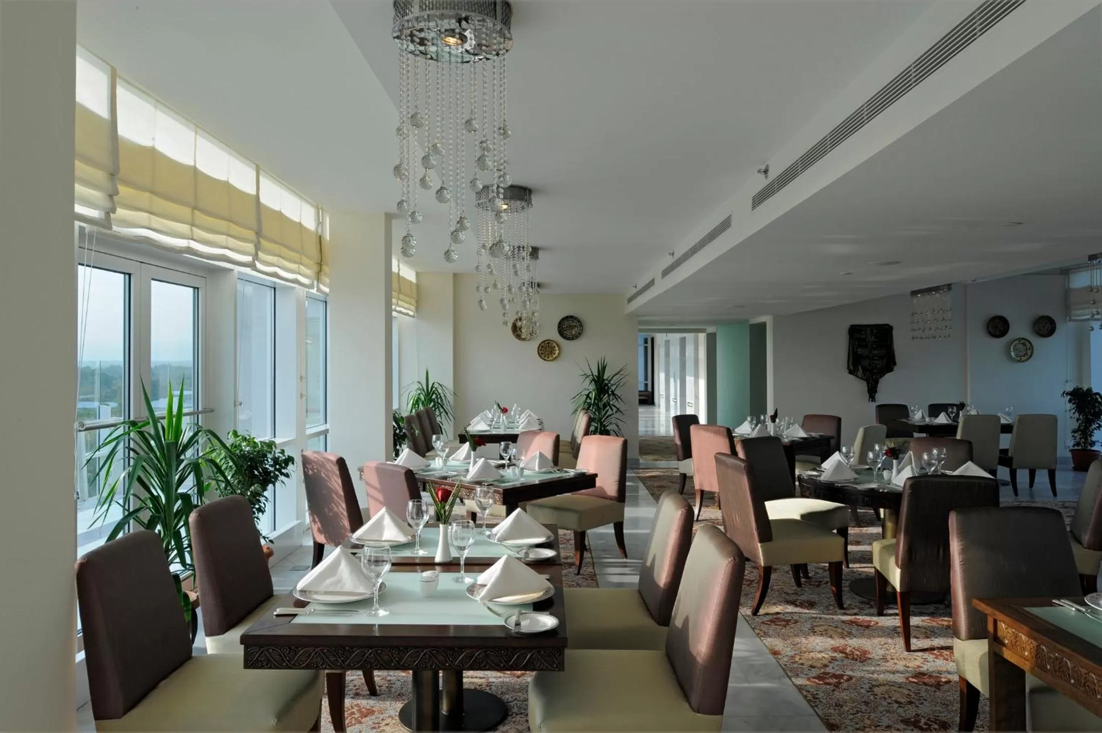 Restaurant/places to eat in Dushanbe Serena Hotel
