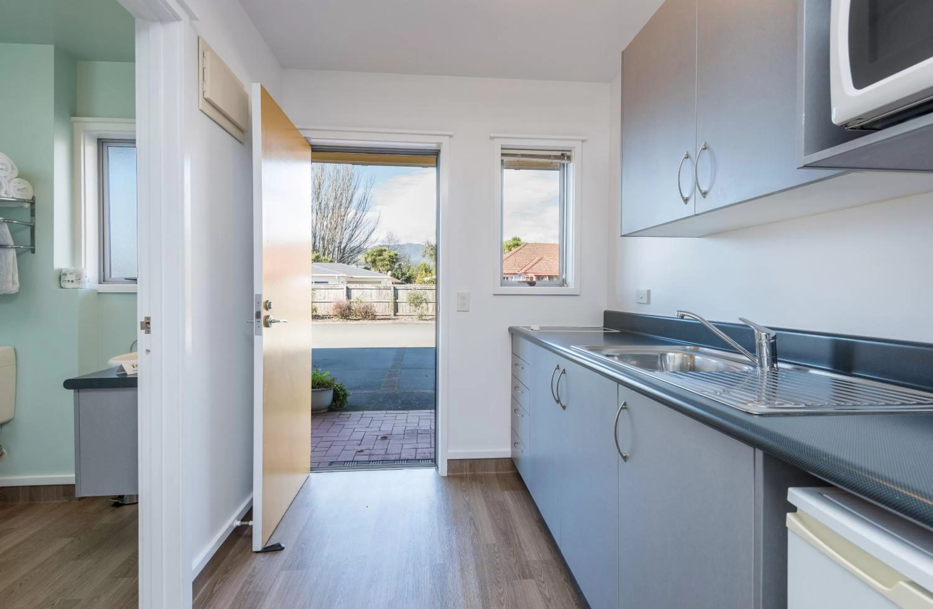 Kitchen or kitchenette in Greens Motel