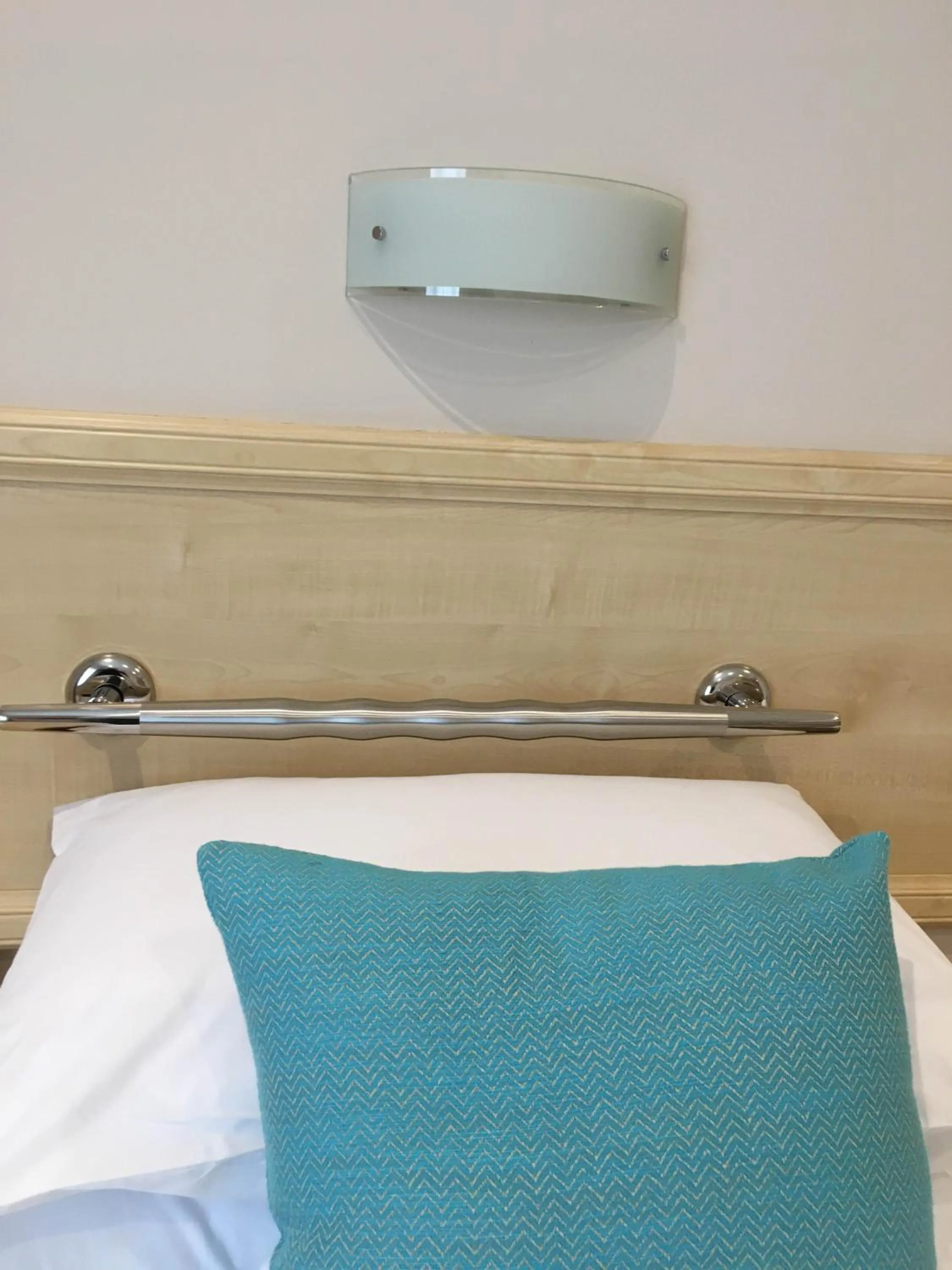 Bedroom, Bed in The Lodge Hotel