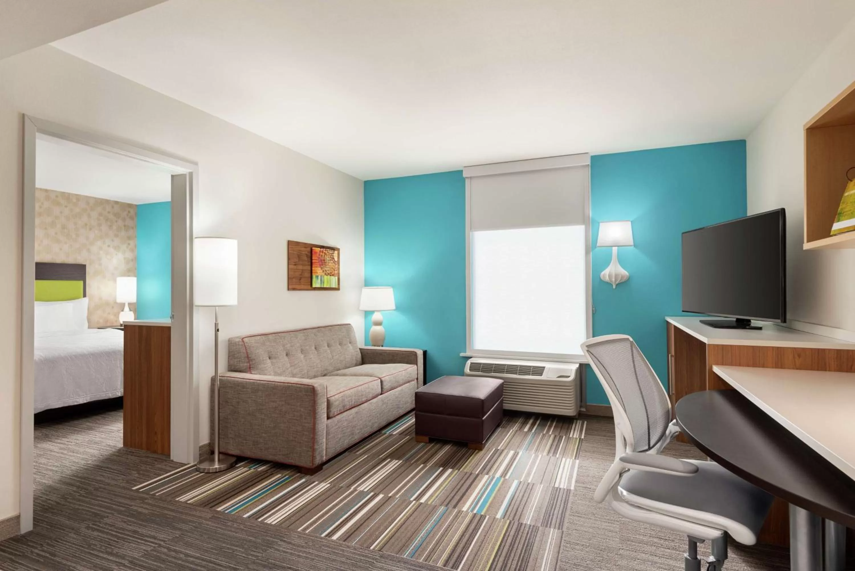 Bedroom, Bed in Home2 Suites by Hilton Woodbridge Potomac Mills