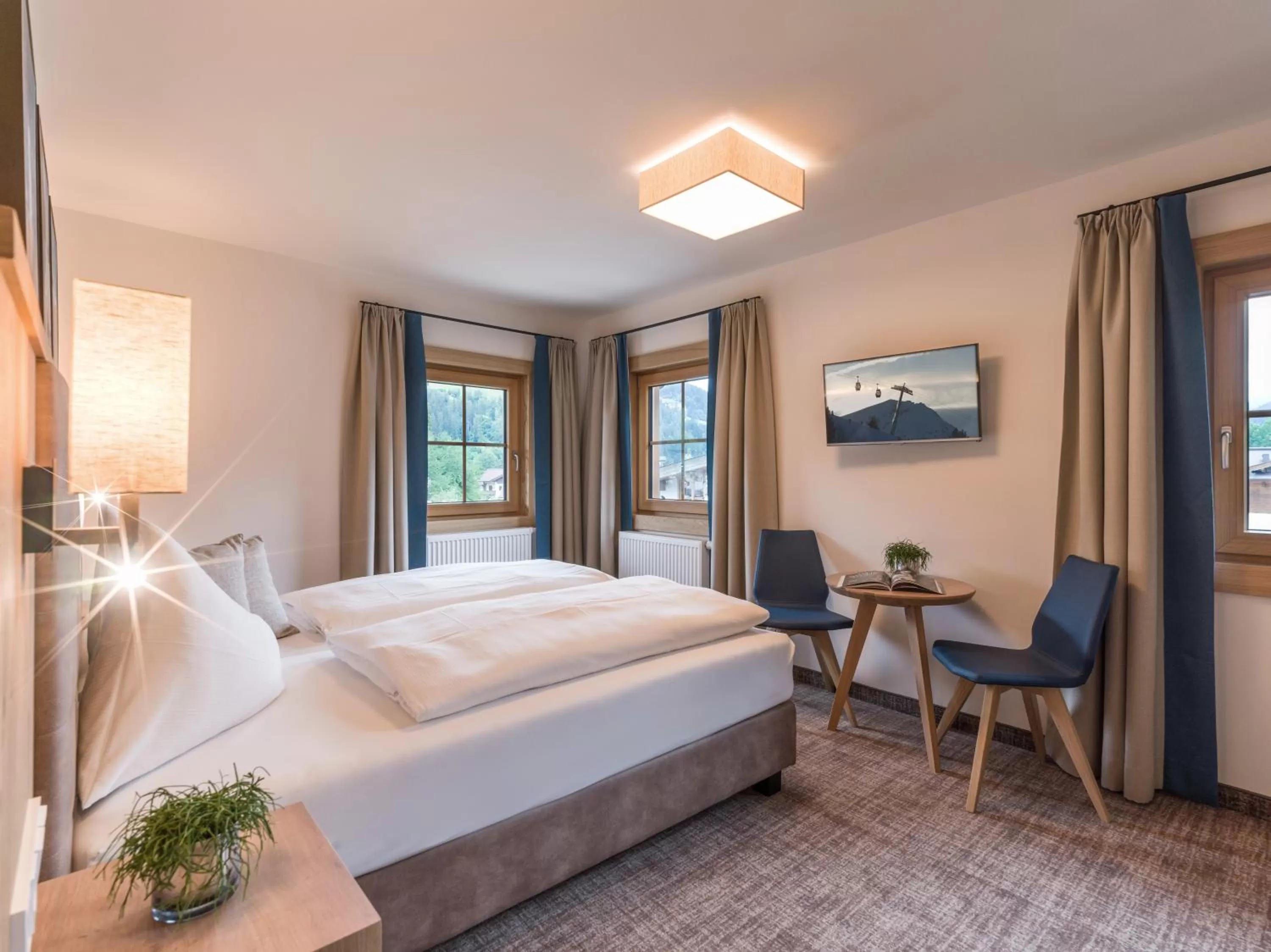 Photo of the whole room, Bed in Alpen Glück Hotel Unterm Rain garni