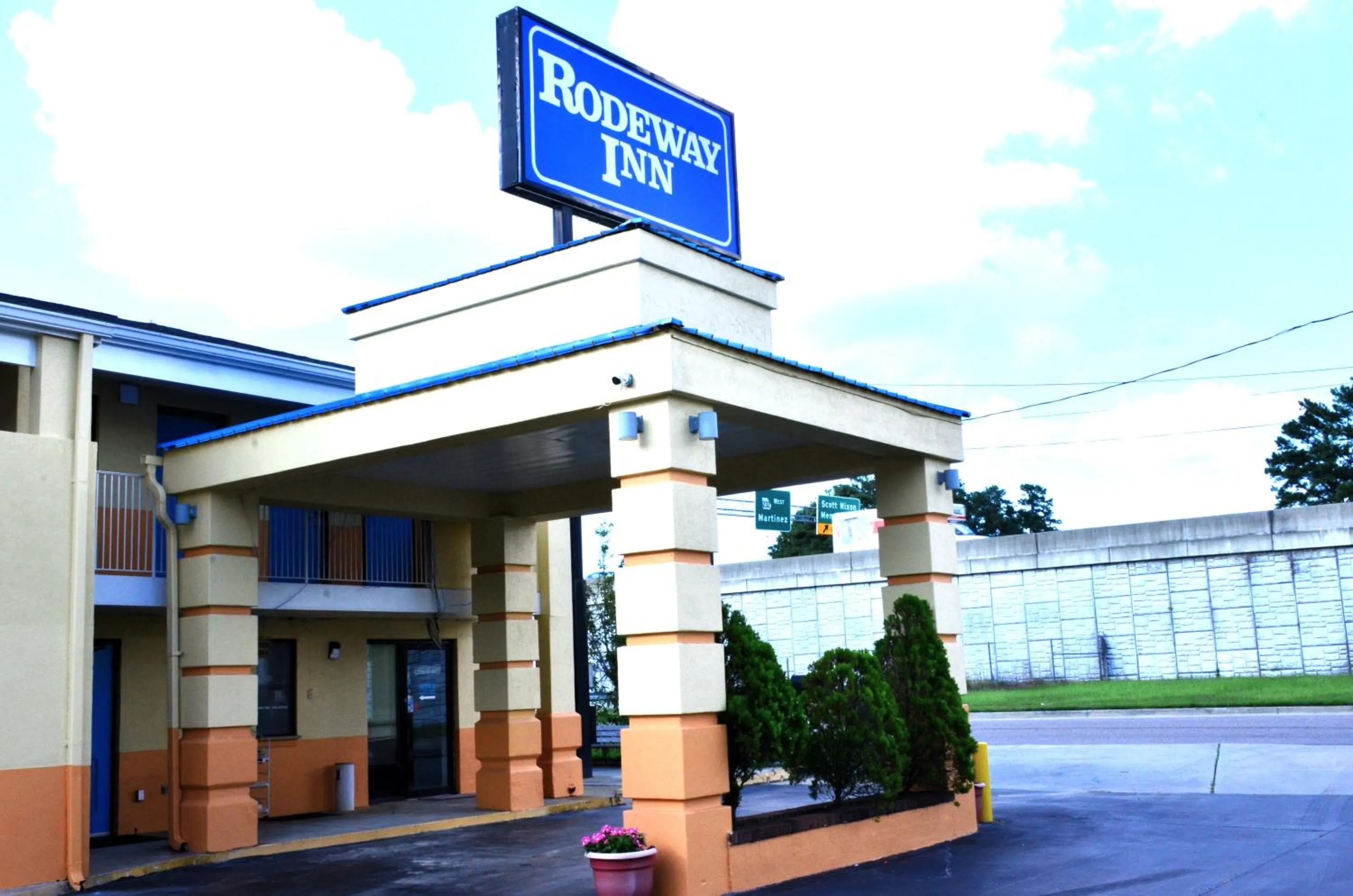 Property logo or sign in Rodeway Inn Augusta West - Fort Gordon