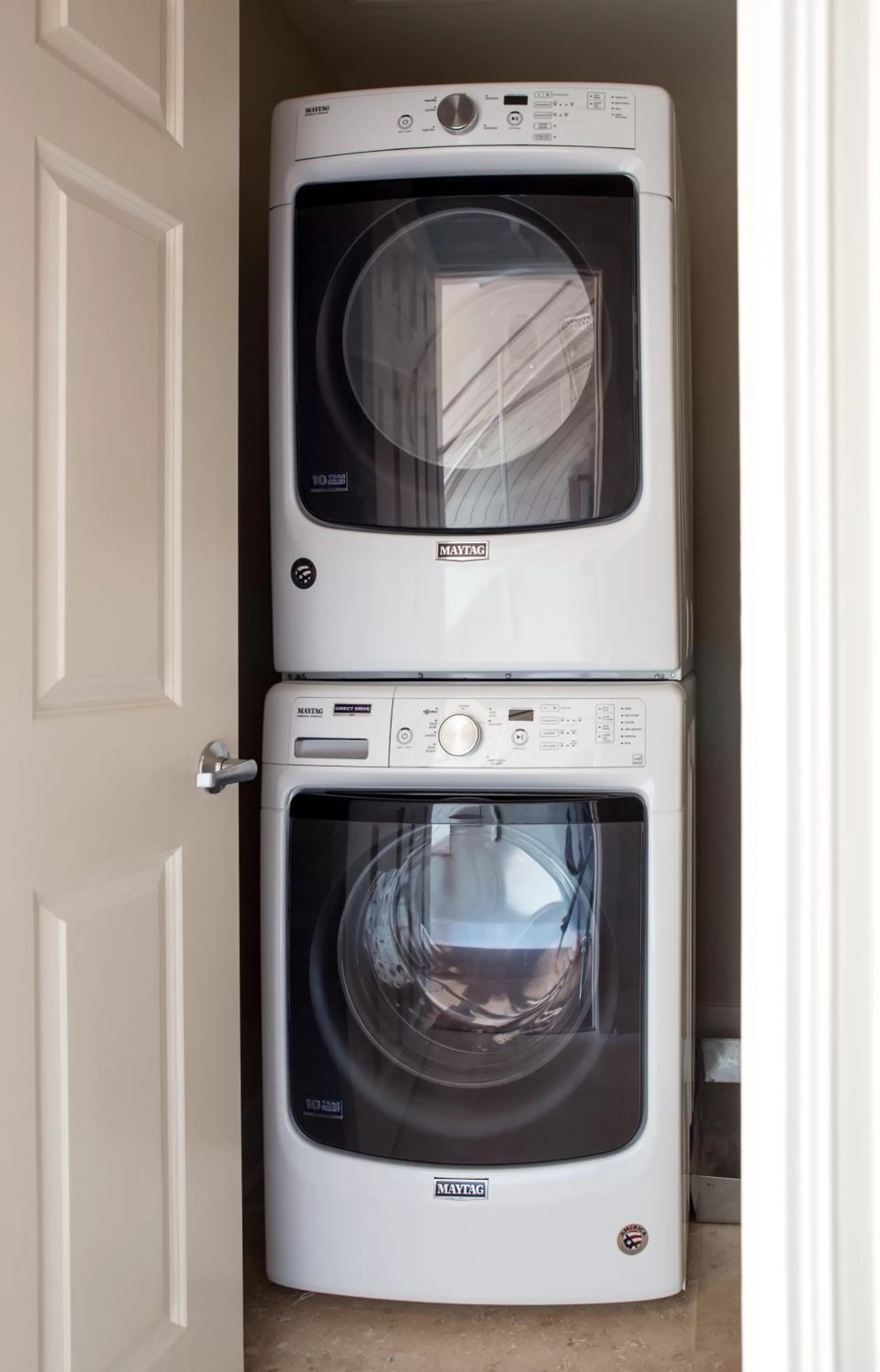 Living room in Sonder The Bywater